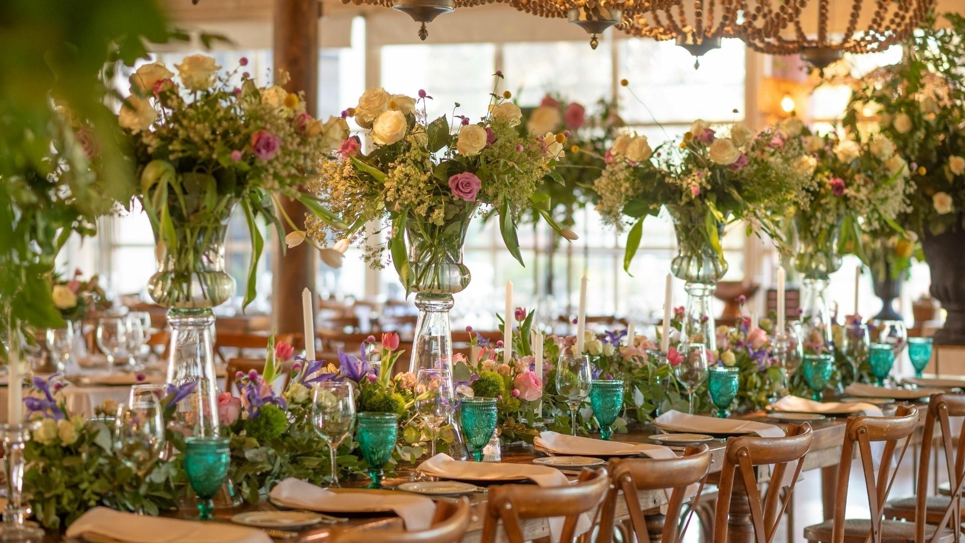 How to Choose the Perfect Flowers for Your Wedding Theme
