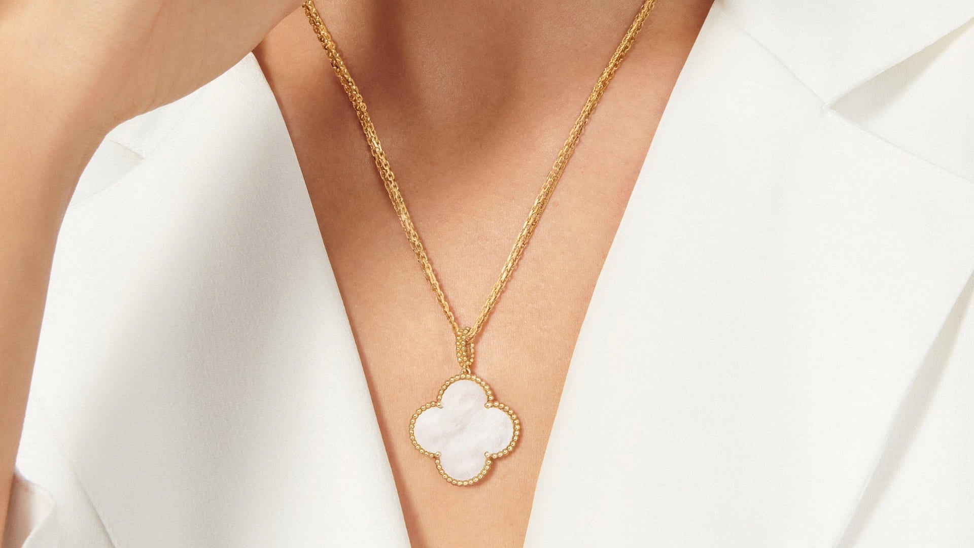 Gold Four-Leaf Clover Pendant Necklace - Van Cleef & Arpels Style Van Cleef & Arpels Gold and Diamond Alhambra Pendant  main image 3