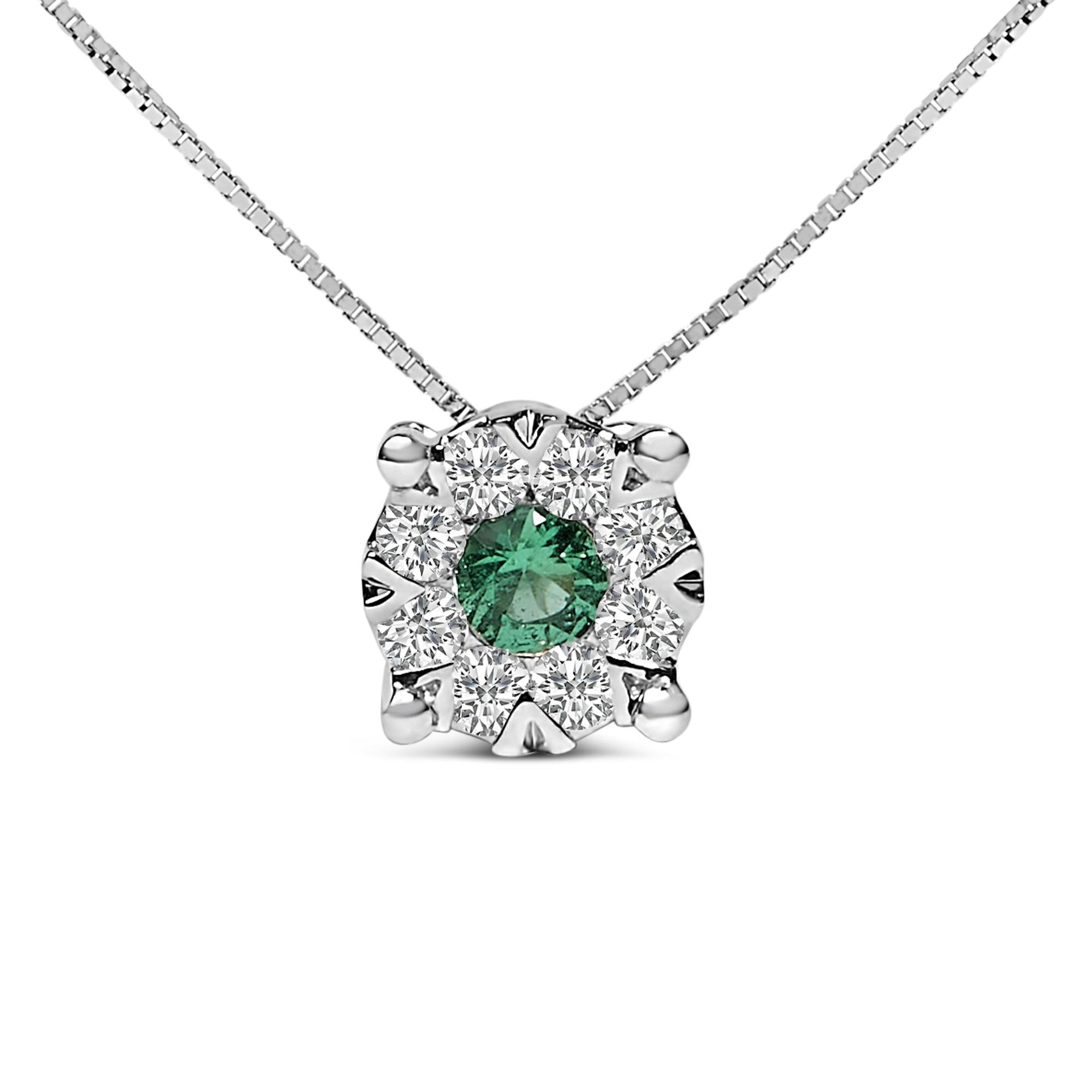 14K White Gold 3.8 MM Green Emerald and 1/3 Cttw Diamond Composite Halo 18' Pendant Necklace (F-G Color, VS2-SI1 Clarity)