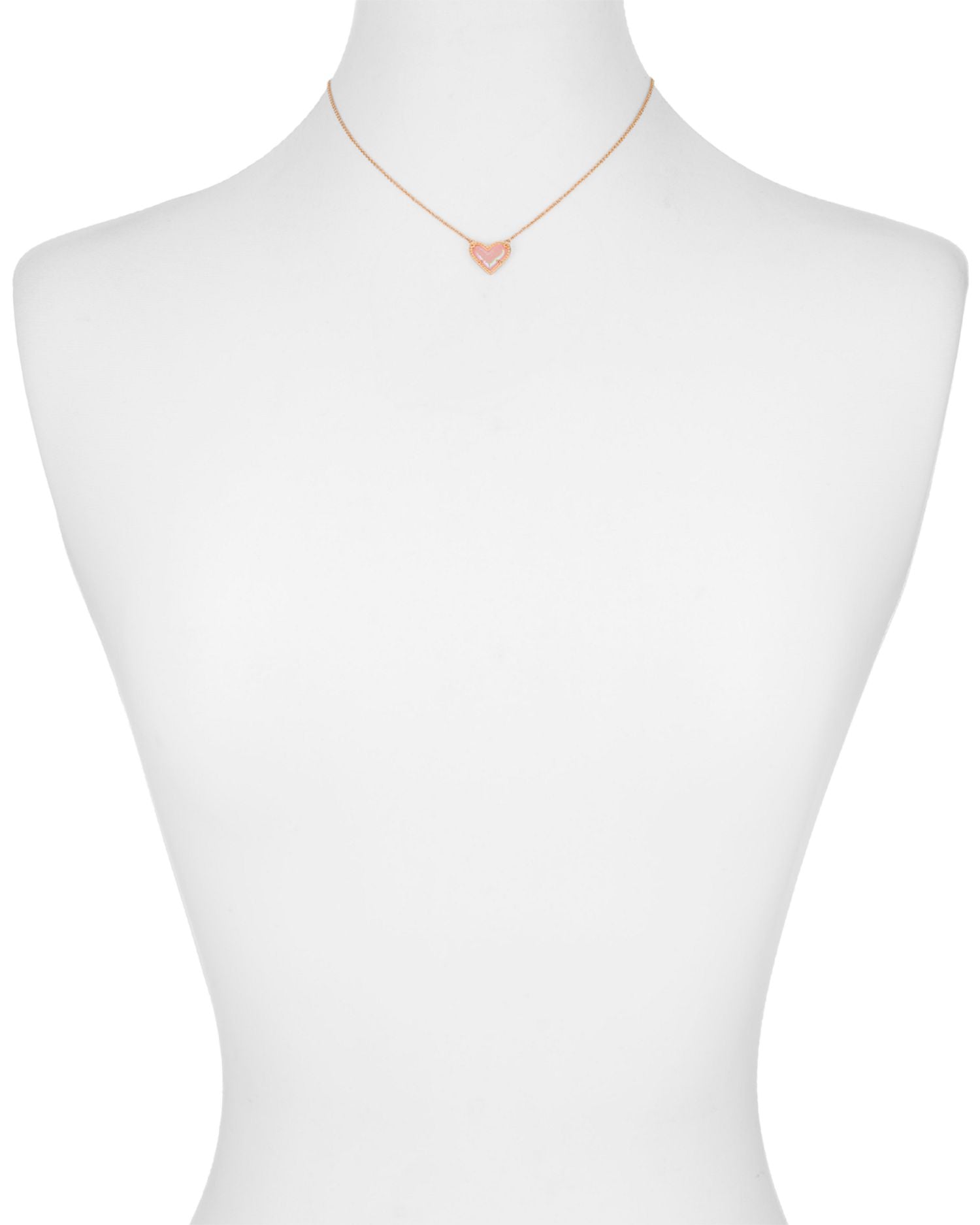 Ari Heart Short Pendant Necklace, 15'