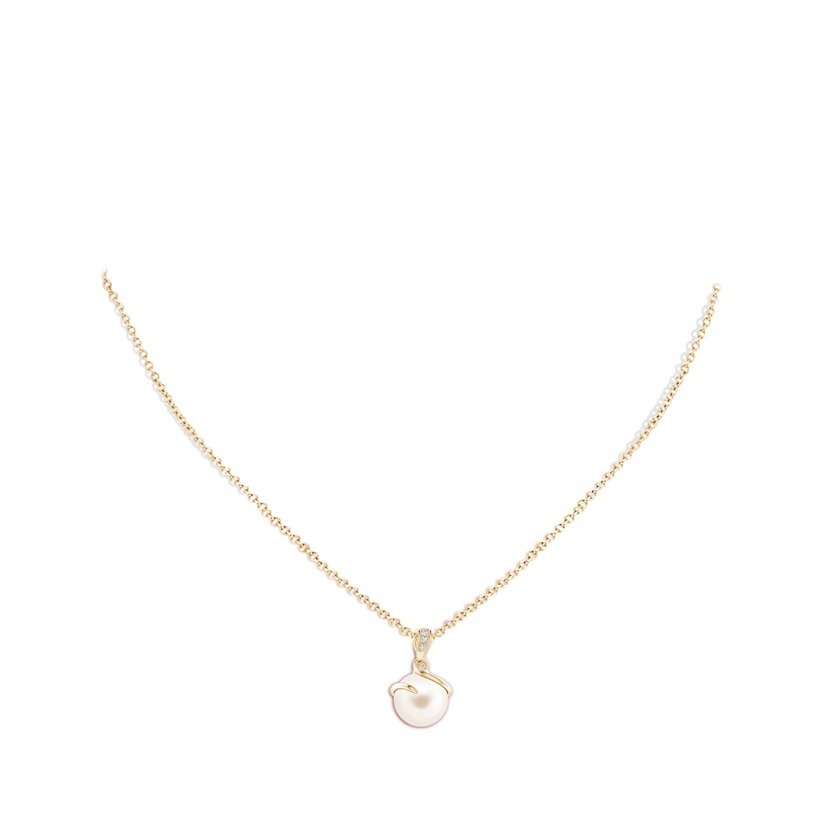 Freshwater Pearl Spiral Pendant with Diamonds