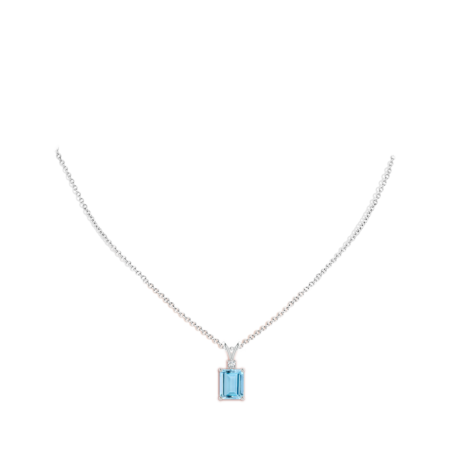 Emerald-Cut Aquamarine Solitaire Pendant with Diamond