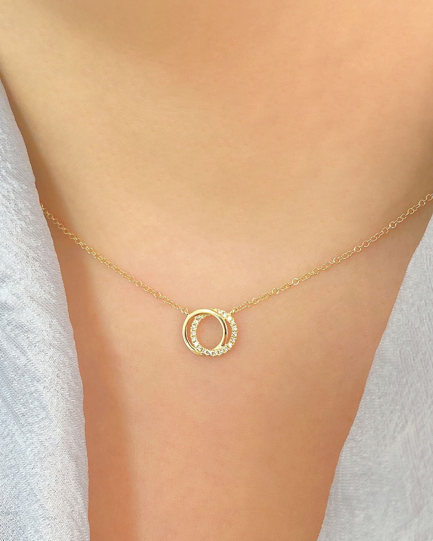 14K Yellow Gold Diamond Love Knot Pendant Necklace, 18' - Exclusive