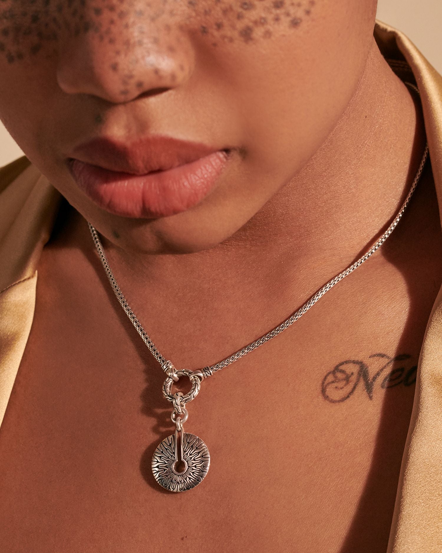 Sterling Silver Classic Chain Disc Amulet Pendant Necklace, 18'