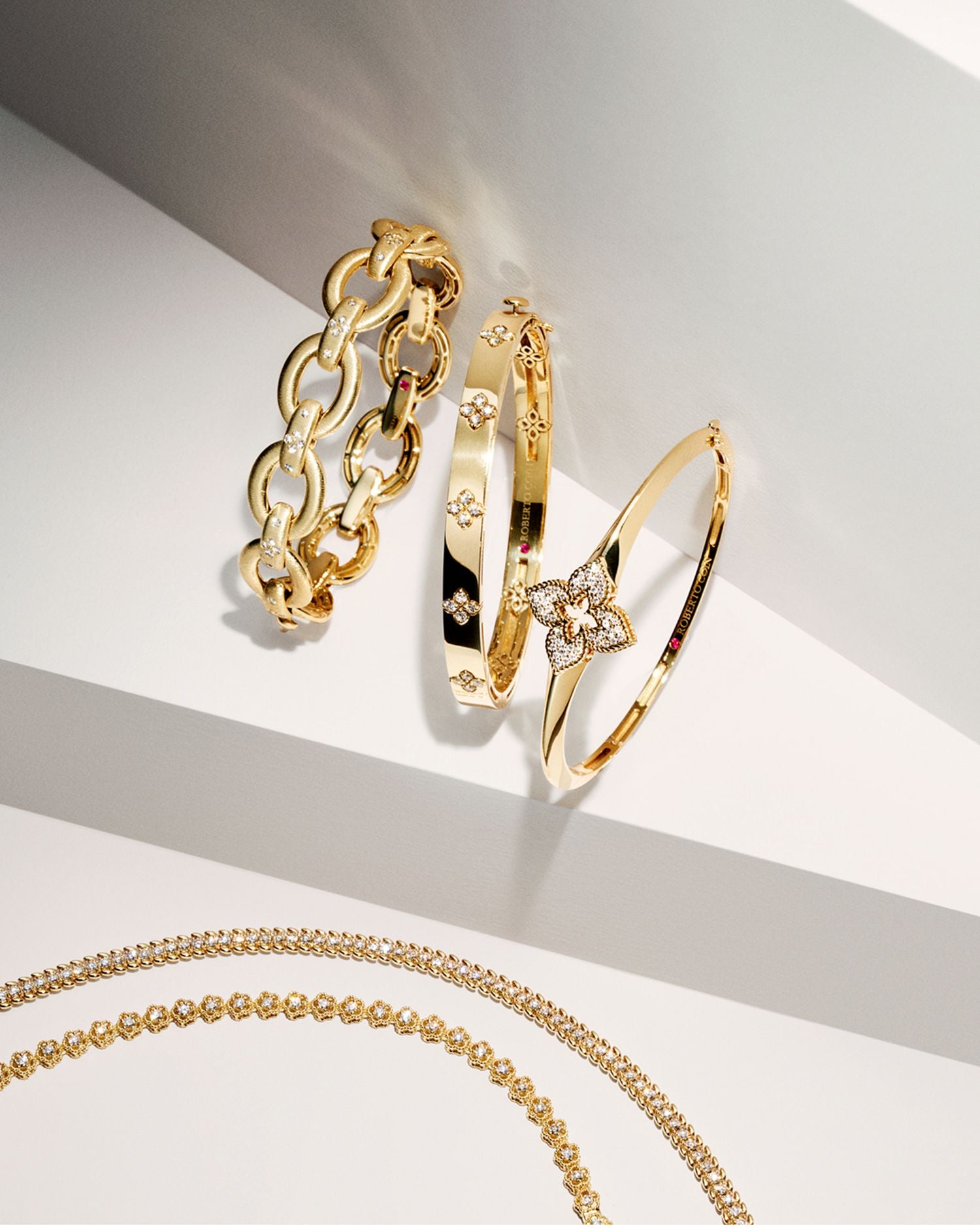 18K Yellow Gold Diamond Line Bracelet