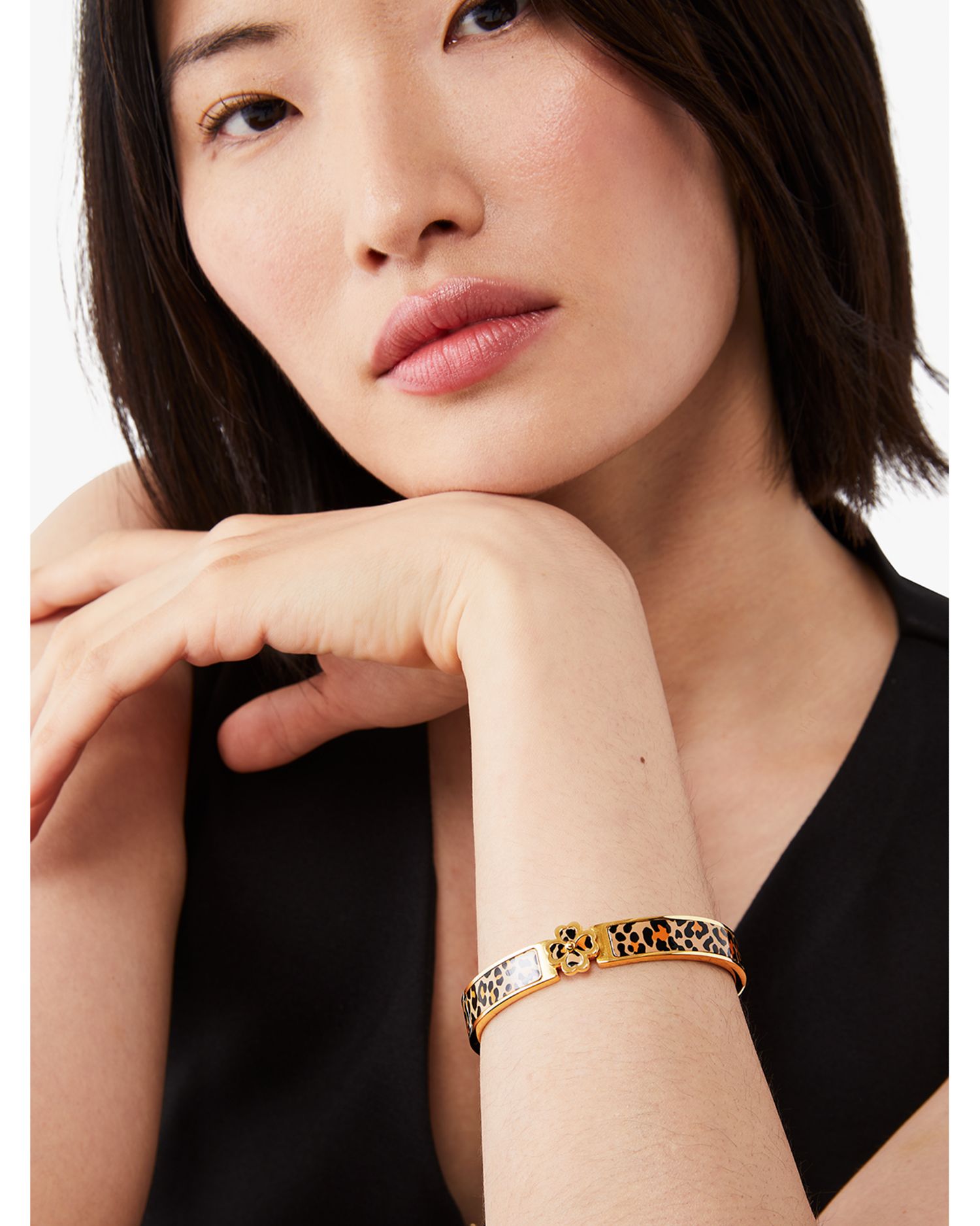 Heritage Spade Flower Hinged Bangle