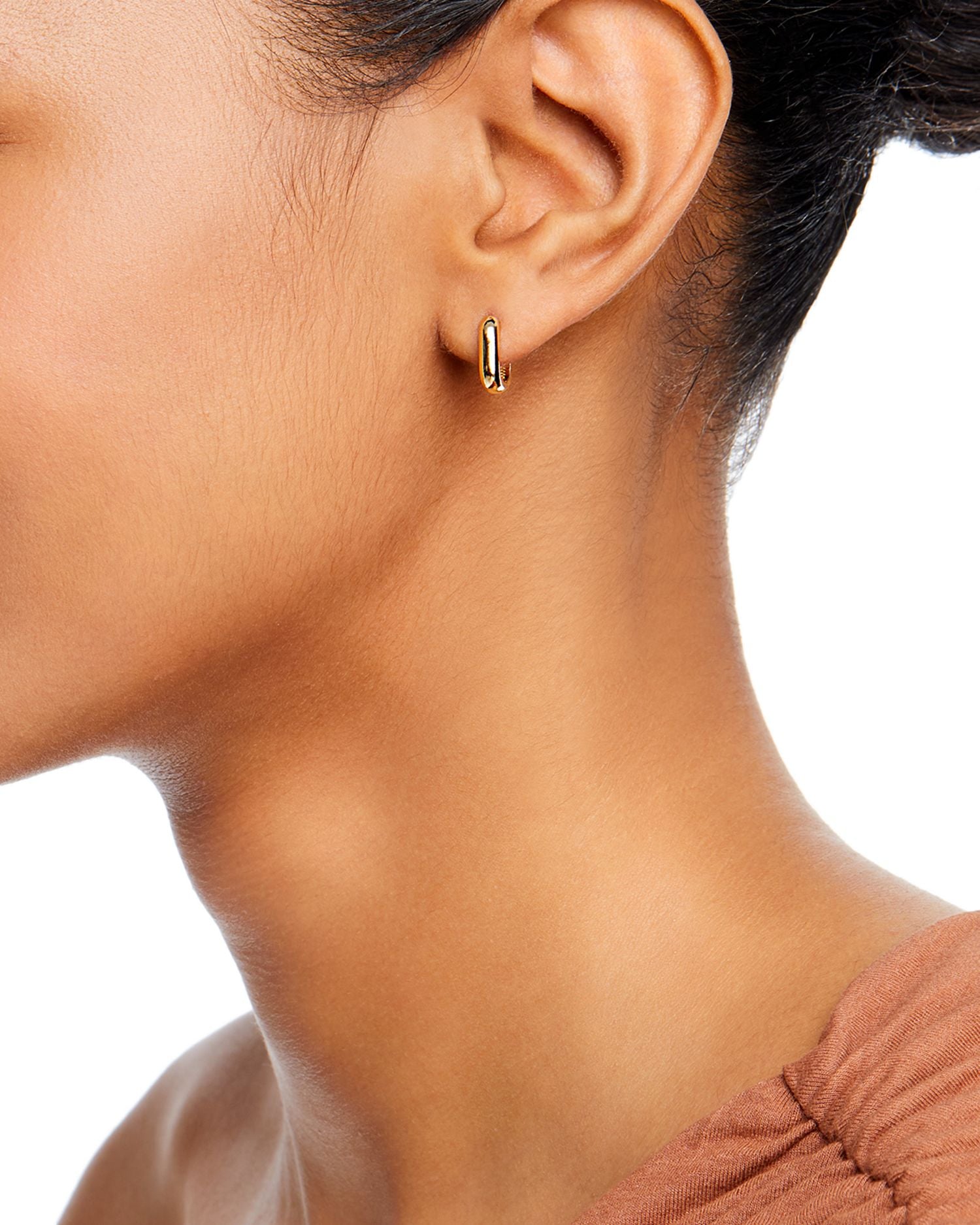 14K Yellow Gold Simple Gold Polished Oval Huggie Hoop Earrings