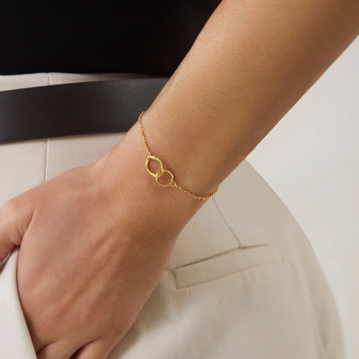 Connected Bracelet Gold