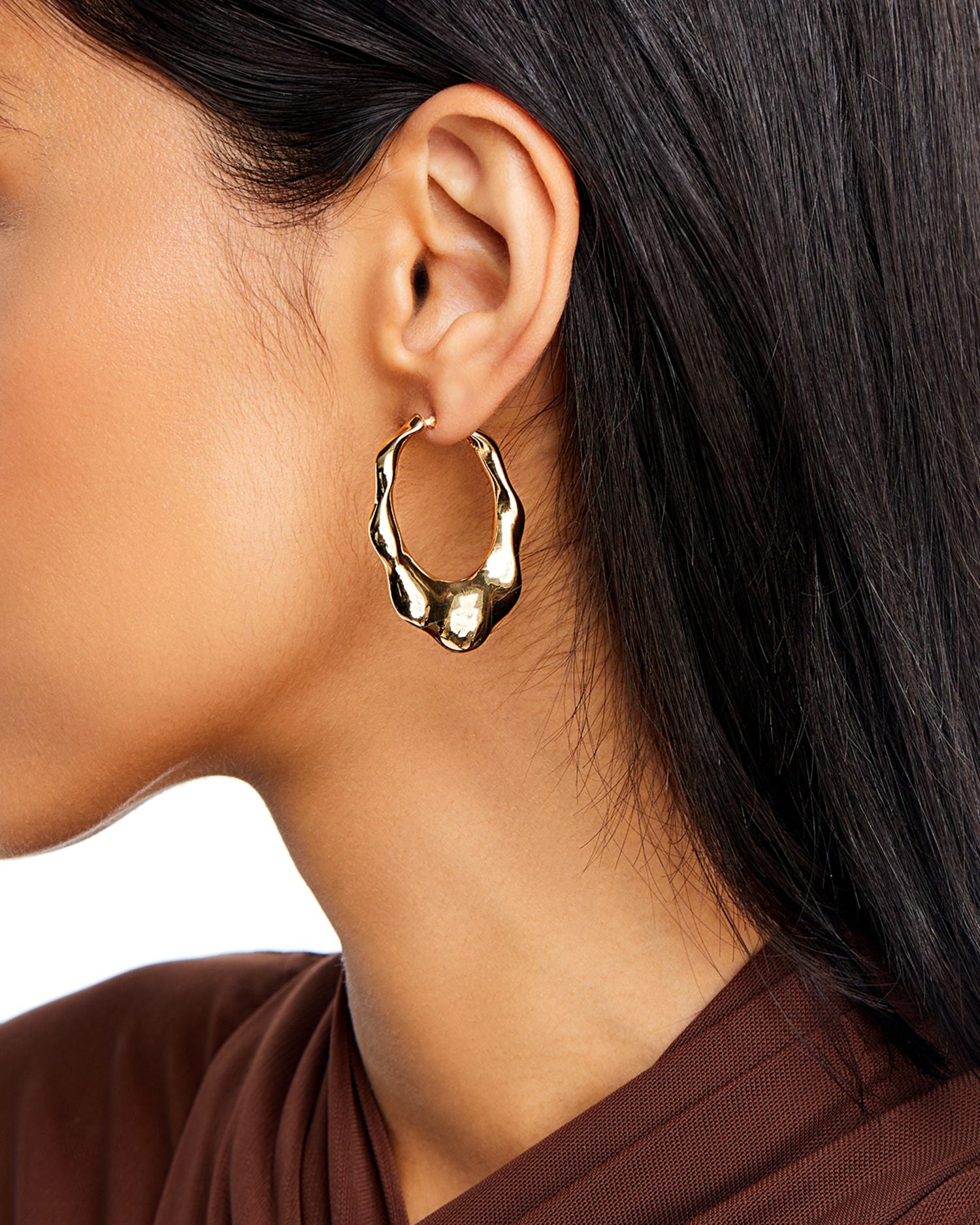 Wavy Medium Hoop Earrings in 14K Yellow Gold