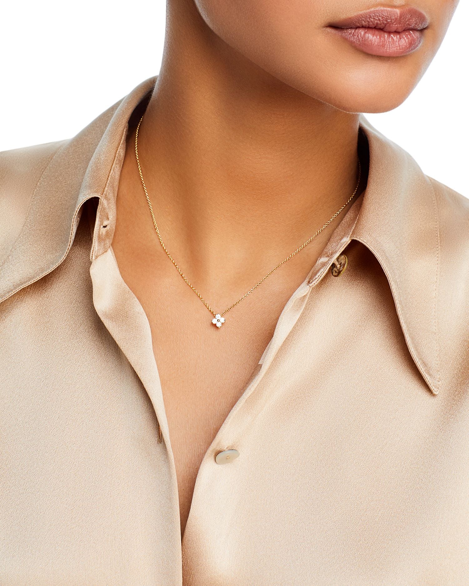 Diamond Flower Pendant Necklace in 14K Yellow Gold, 0.25 ct. t.w.