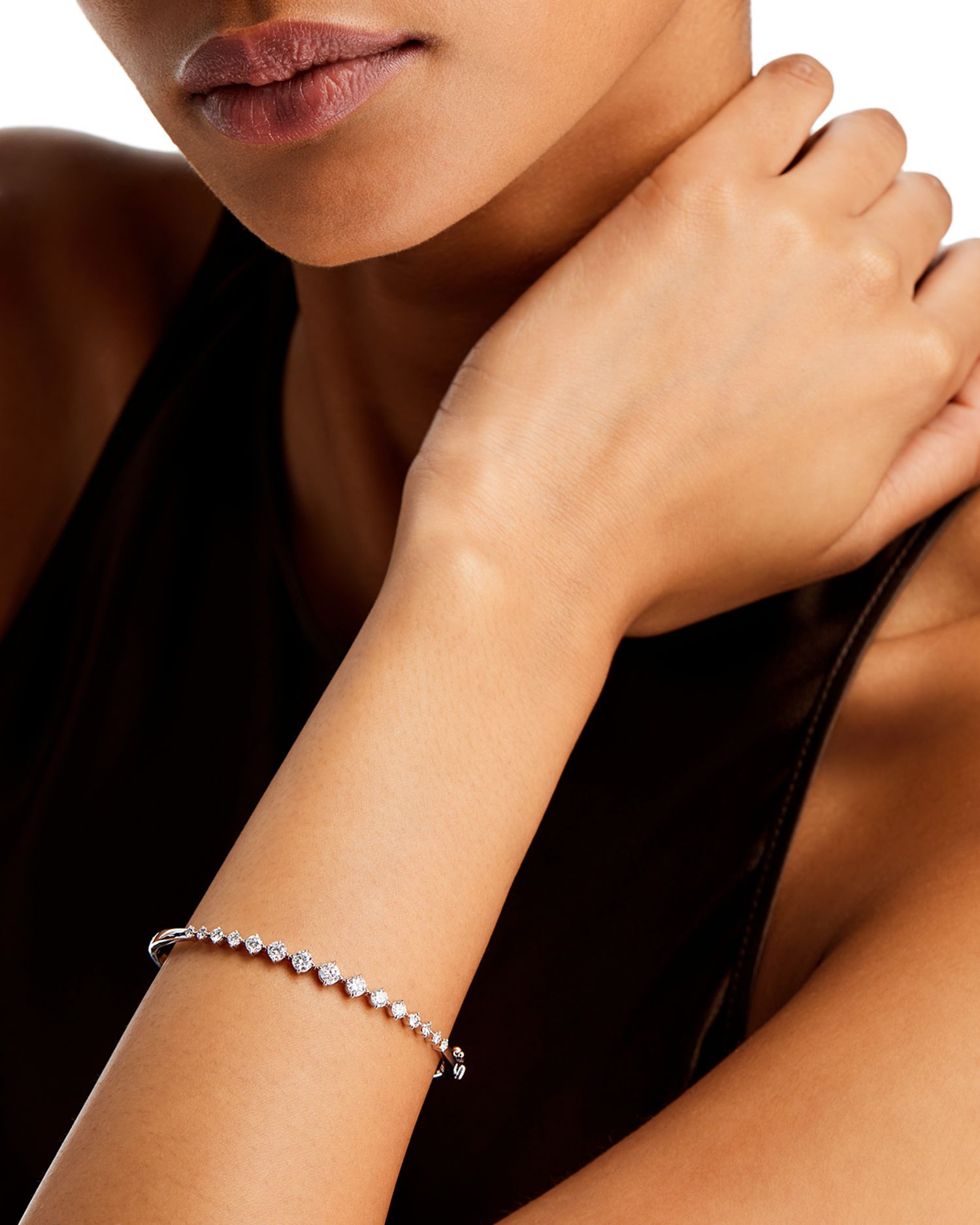 Diamond Graduated Bangle Bracelet in 14K White Gold, 1.50 ct. t.w.