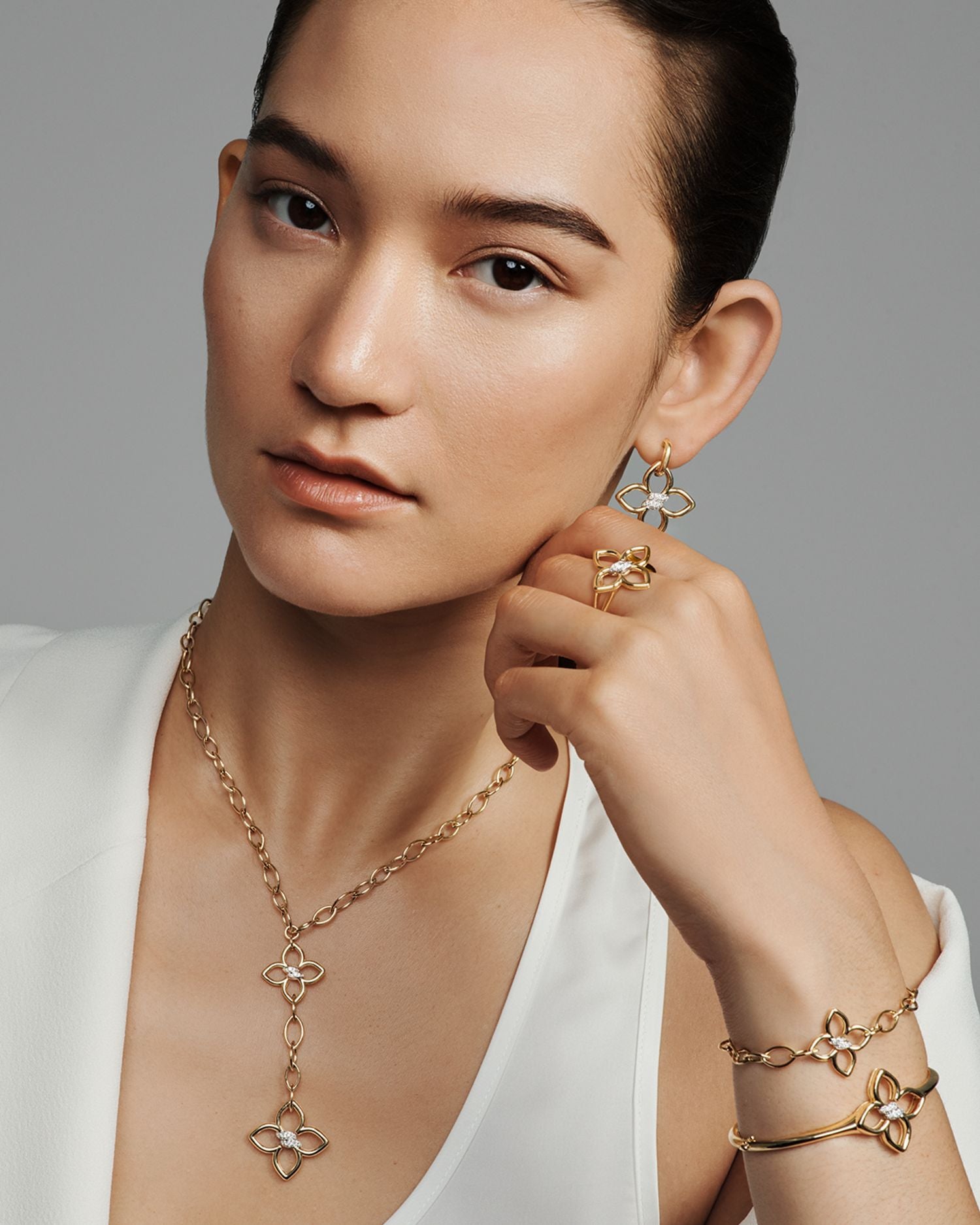 18K White & Yellow Gold Cialoma Diamond Flower Oval Link Bracelet