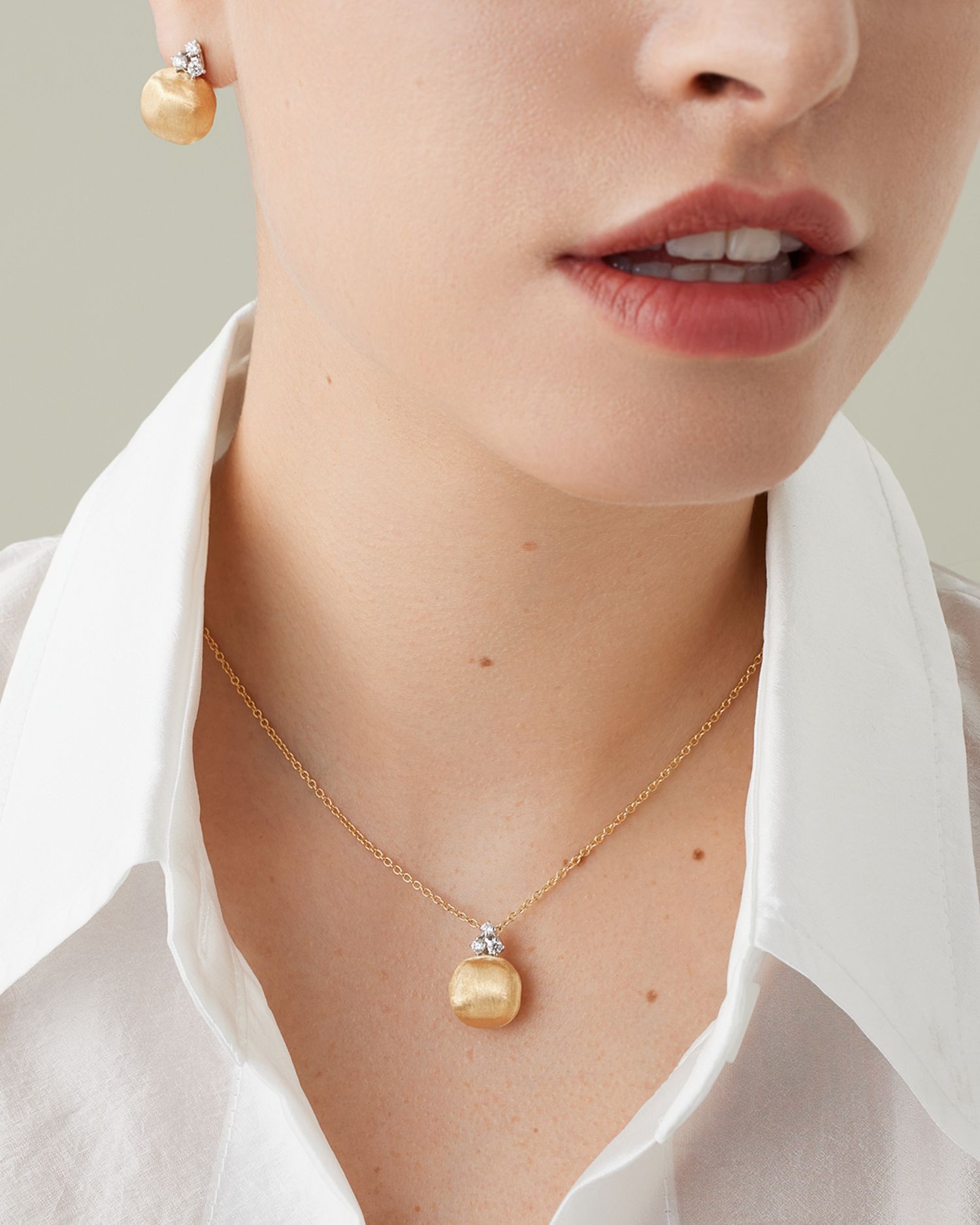 18K White & Yellow Gold Africa Diamond Cluster Textured Bead Pendant Necklace, 16.5-18'