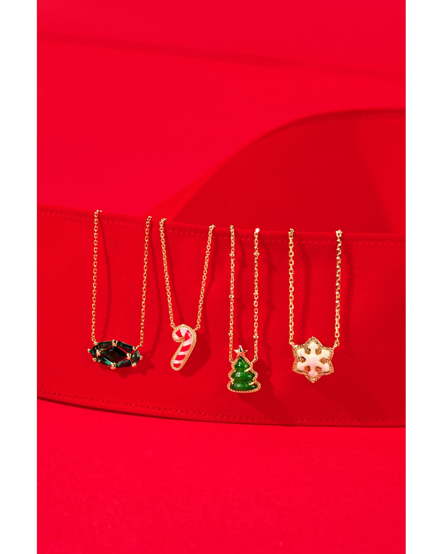 Green Quartzite Holiday Tree Adjustable Pendant Necklace in 14K Gold Plated, 14'-18'