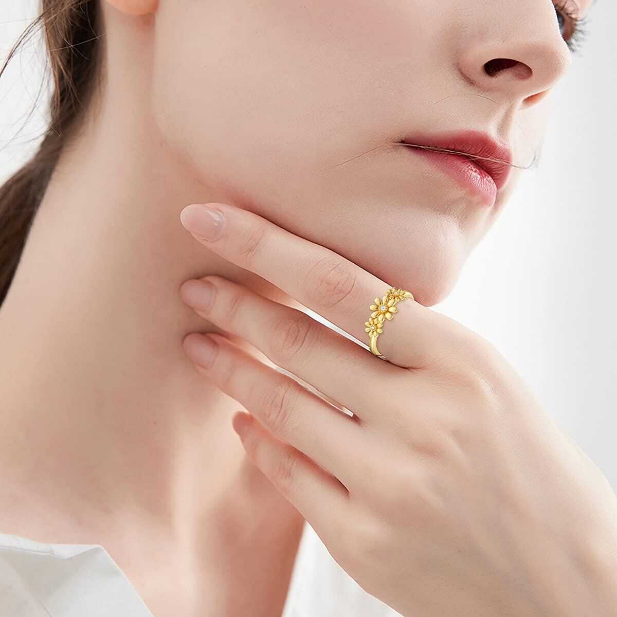 14K Gold Round Moissanite Daisy Ring