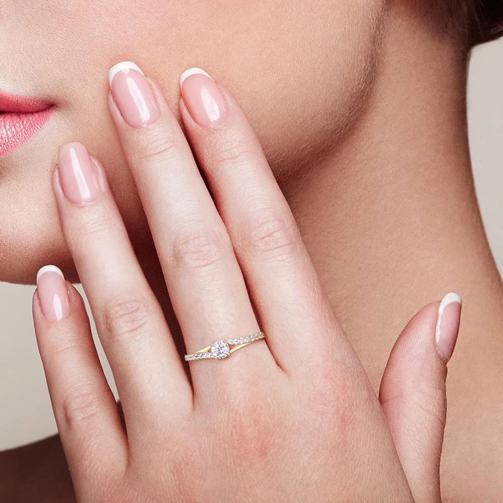 14K Gold Round Shaped Moissanite Wedding Ring