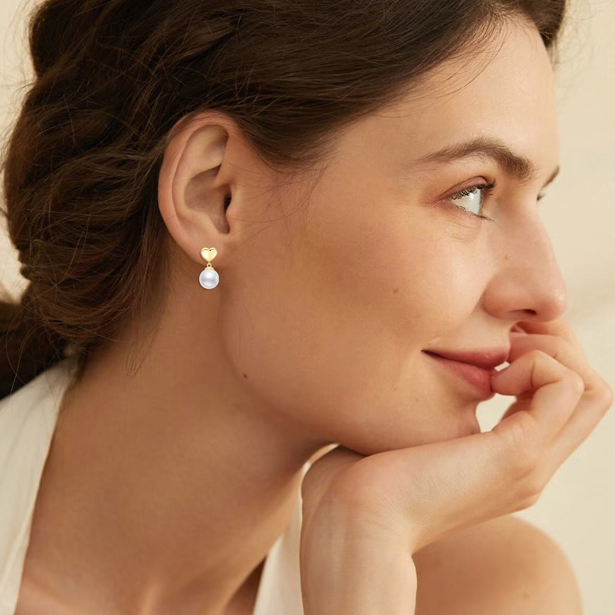 14K Gold Circular Shaped Pearl Heart Drop Earrings