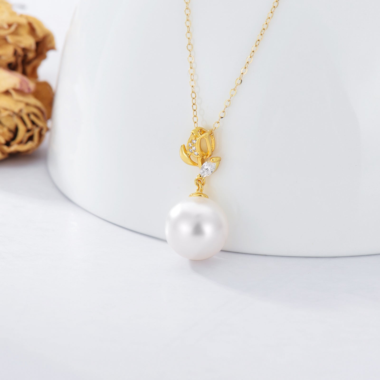 14K Gold Circular Shaped Pearl Rose Pendant Necklace