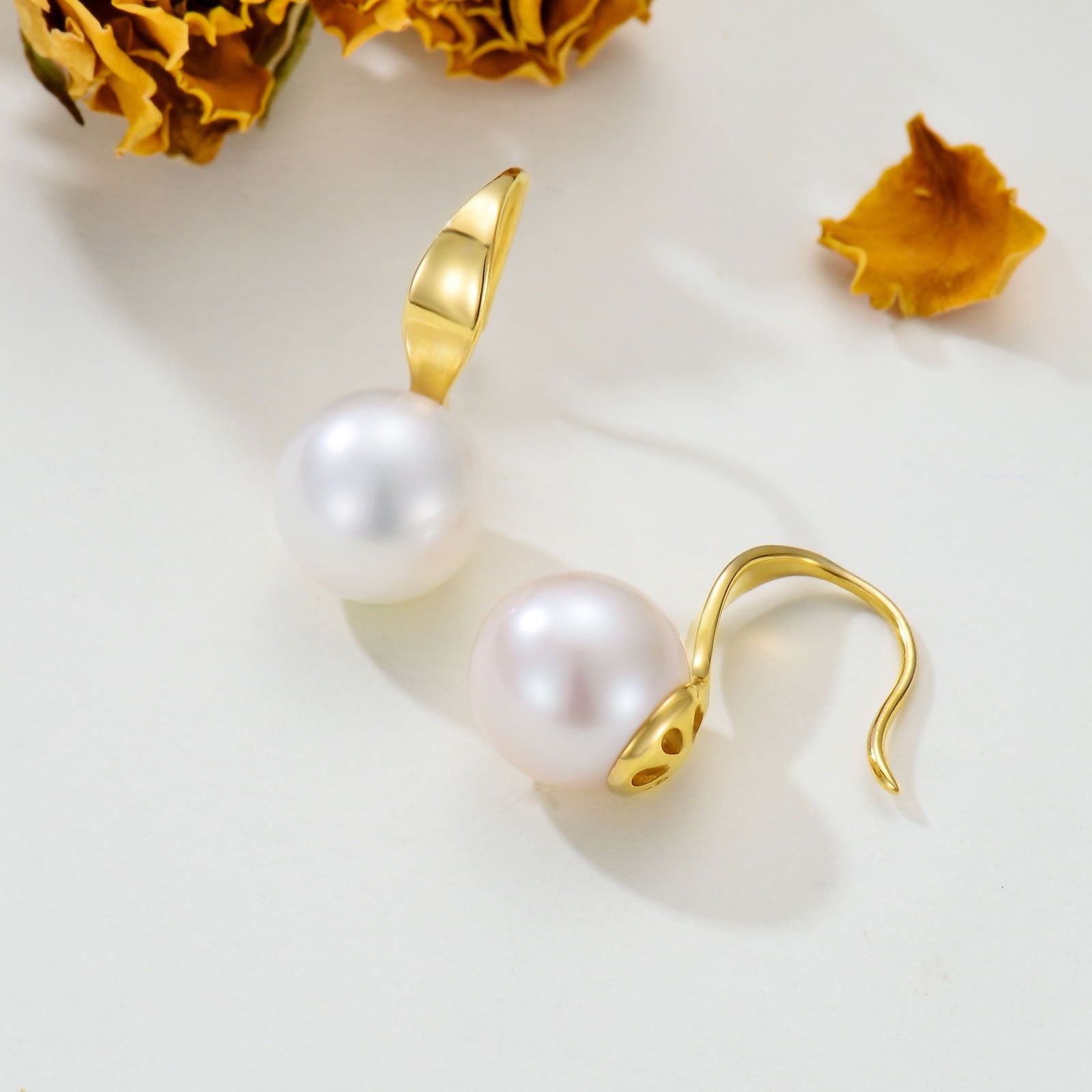 10K Gold Circular Shaped Pearl Round Drop Earrings