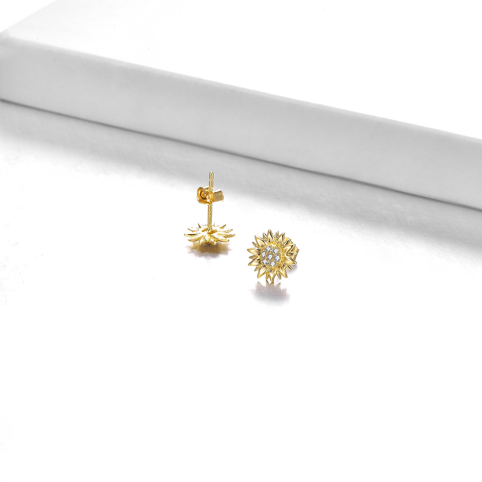 14K Gold Circular Shaped Cubic Zirconia Sunflower Stud Earrings