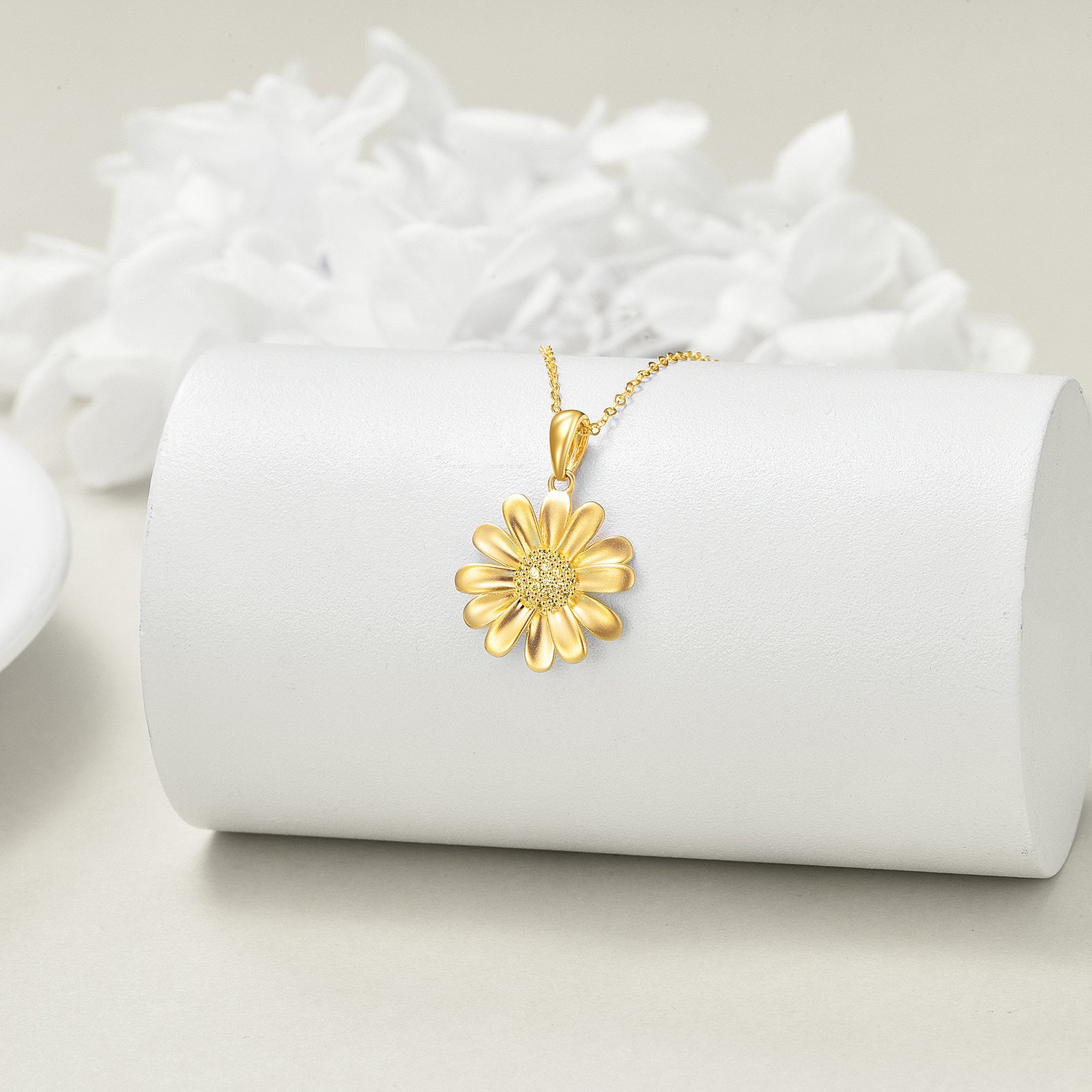 14K Gold Cubic Zirconia Daisy Pendant Necklace