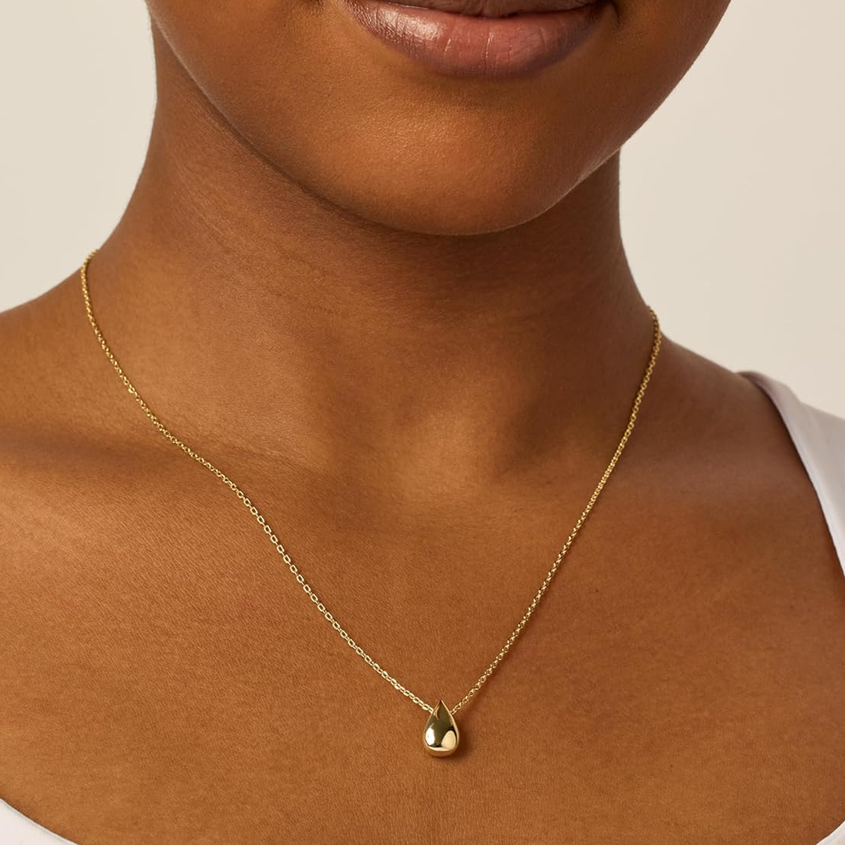14K Gold Drop Shape Pendant Necklace