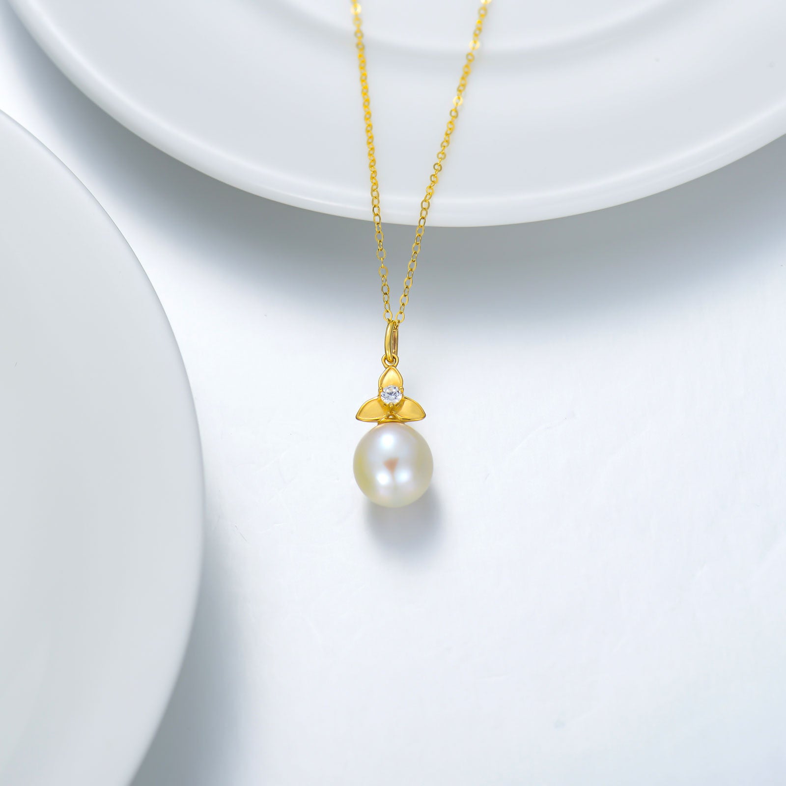 14K Gold Cubic Zirconia & Pearl Celtic Knot Pendant Necklace