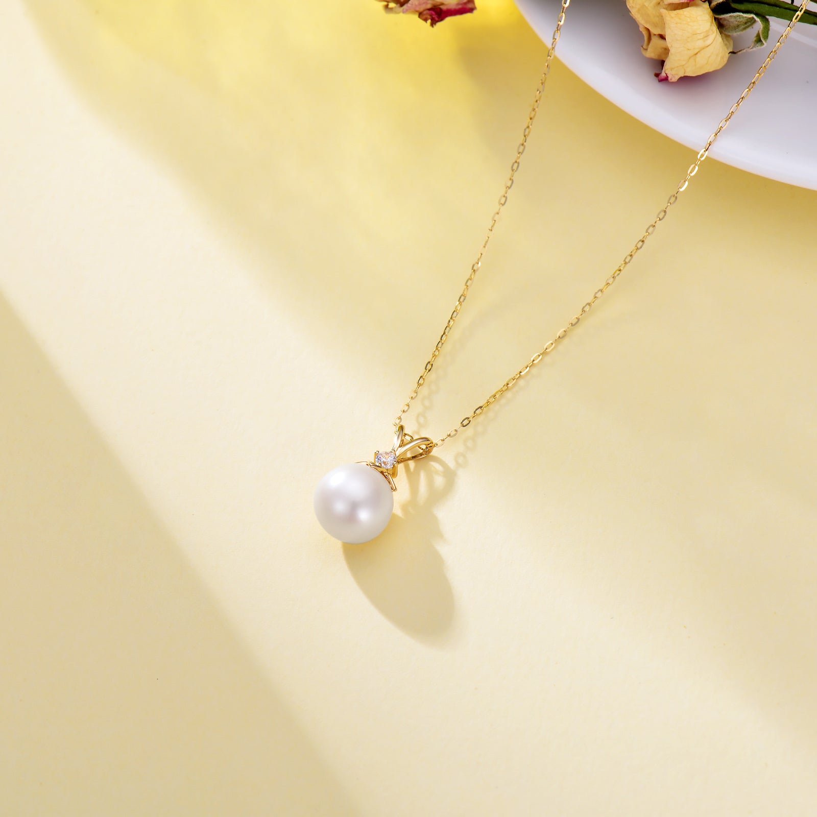 14K Gold Cubic Zirconia & Pearl Pendant Necklace