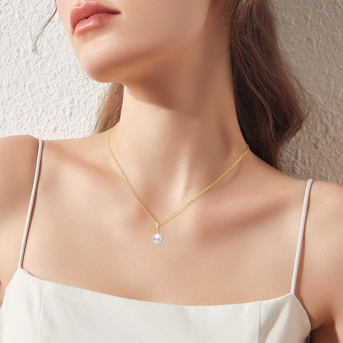14K Gold Pearl Round Pendant Necklace