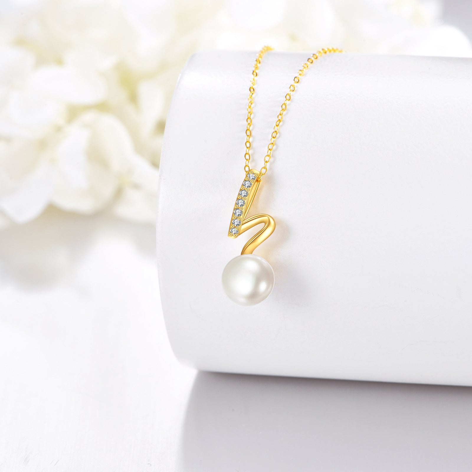 14K Gold Pearl Round Pendant Necklace