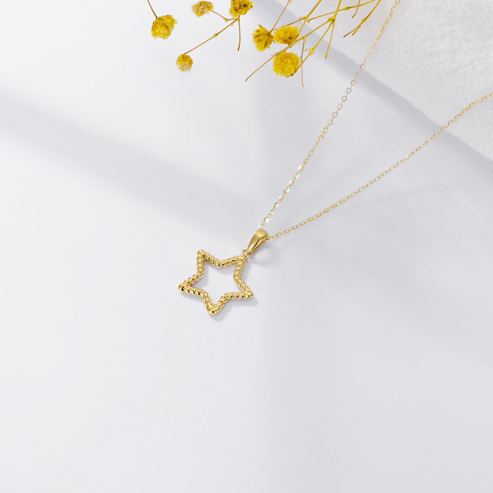 14K Gold Star Pendant Necklace