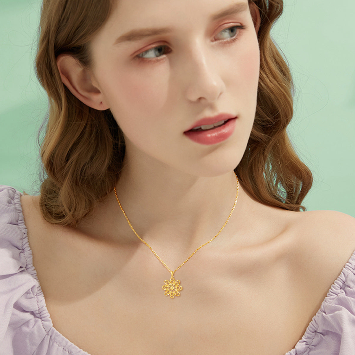 14K Gold Zircon Daisy Pendant Necklace