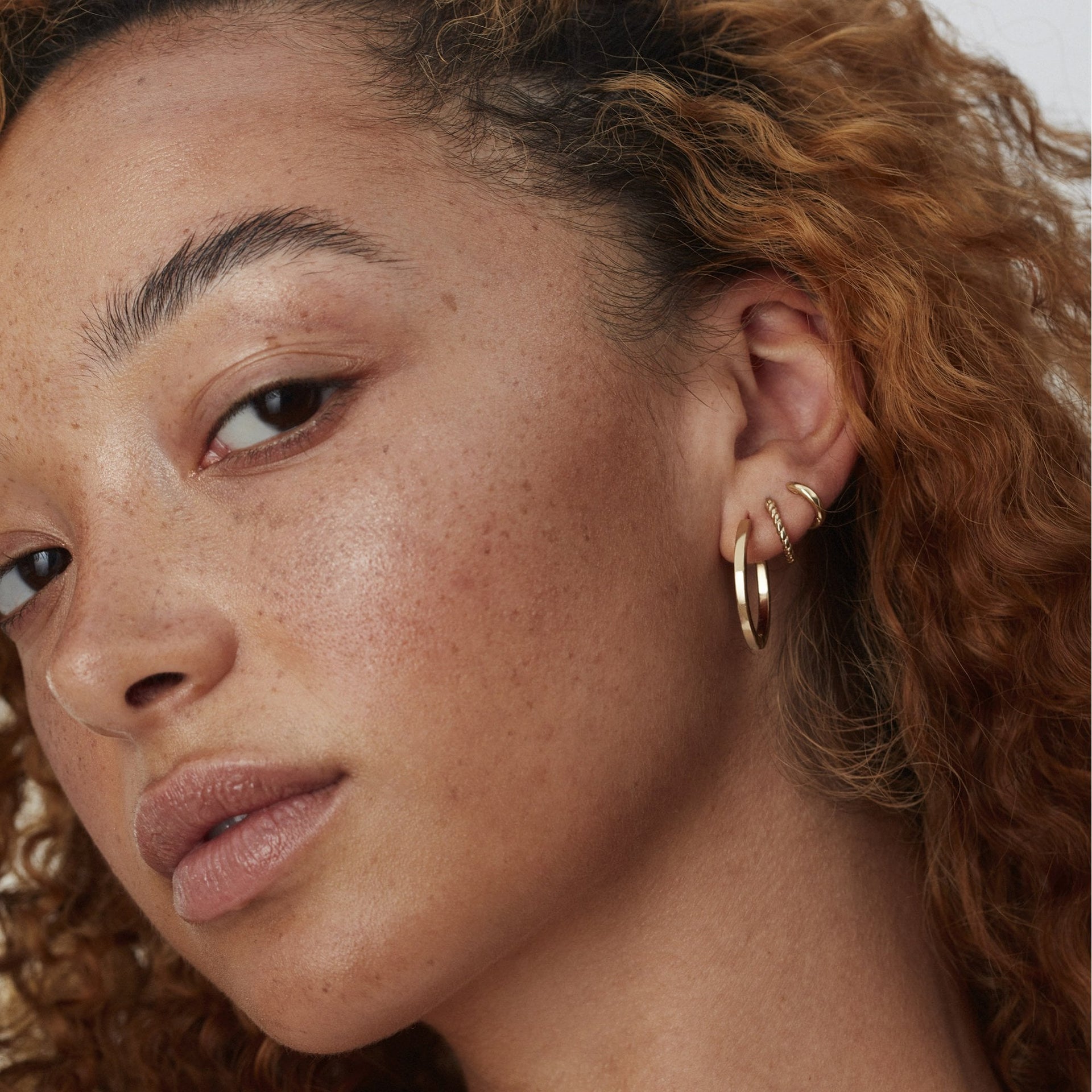 Huggie Earrings Gold