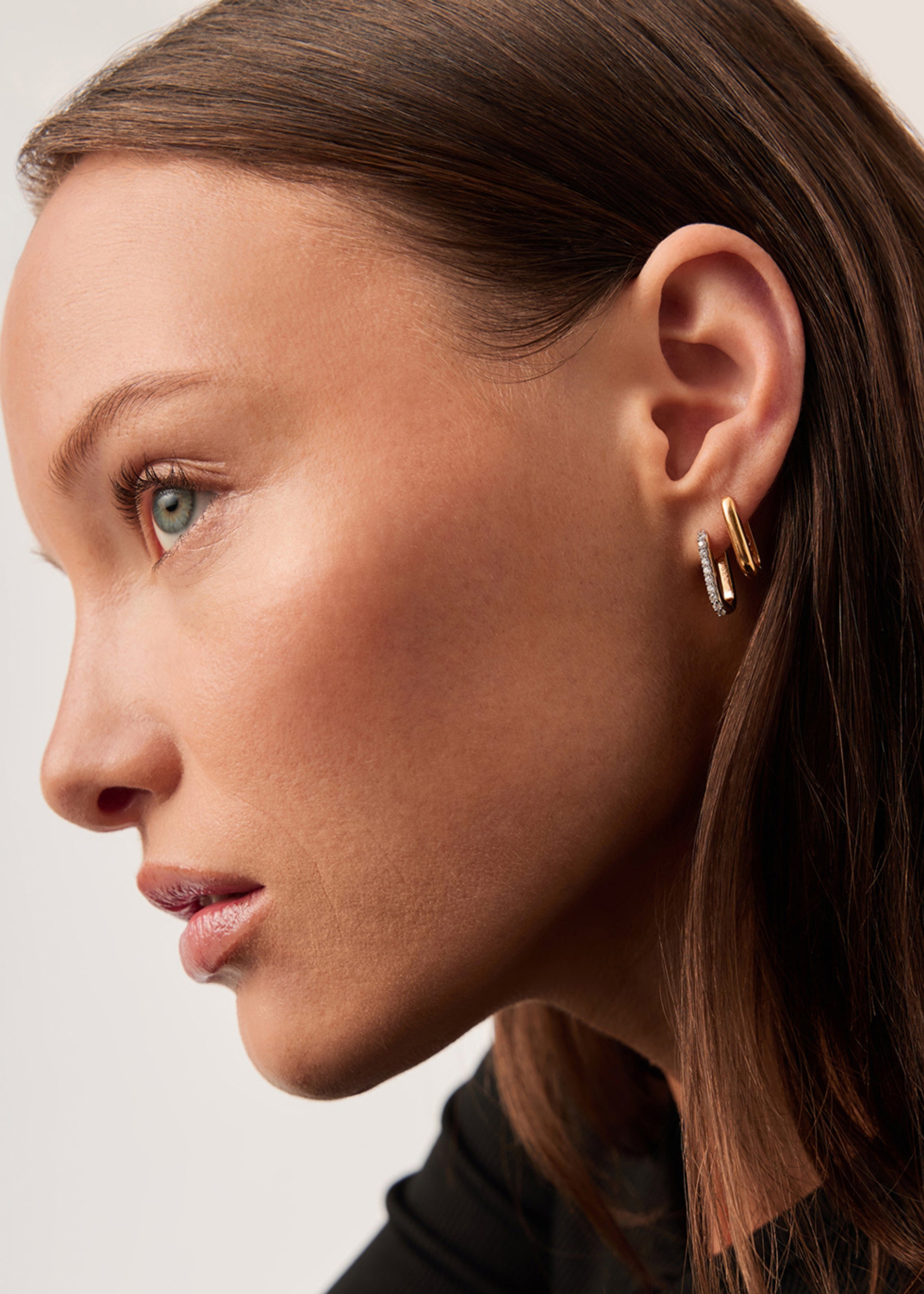 Classic Ovate 18kt gold vermeil hoop earrings