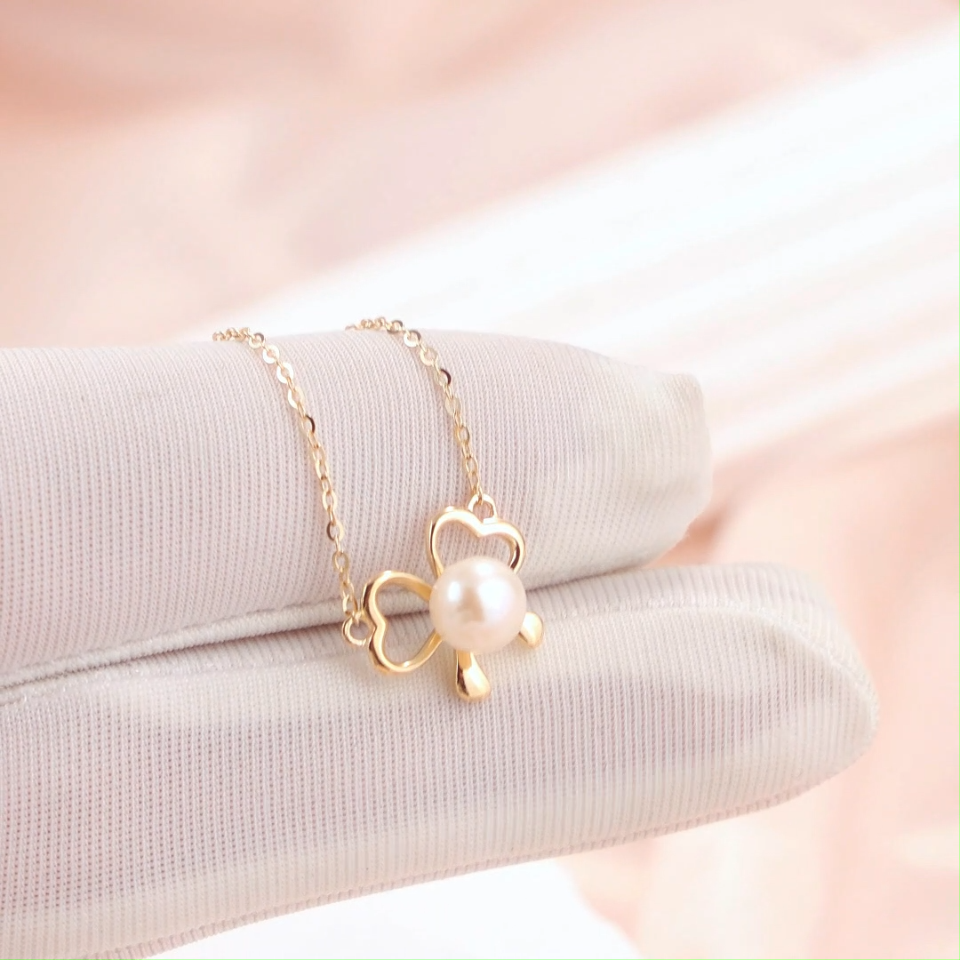14K Gold Pearl Heart Pendant Necklace
