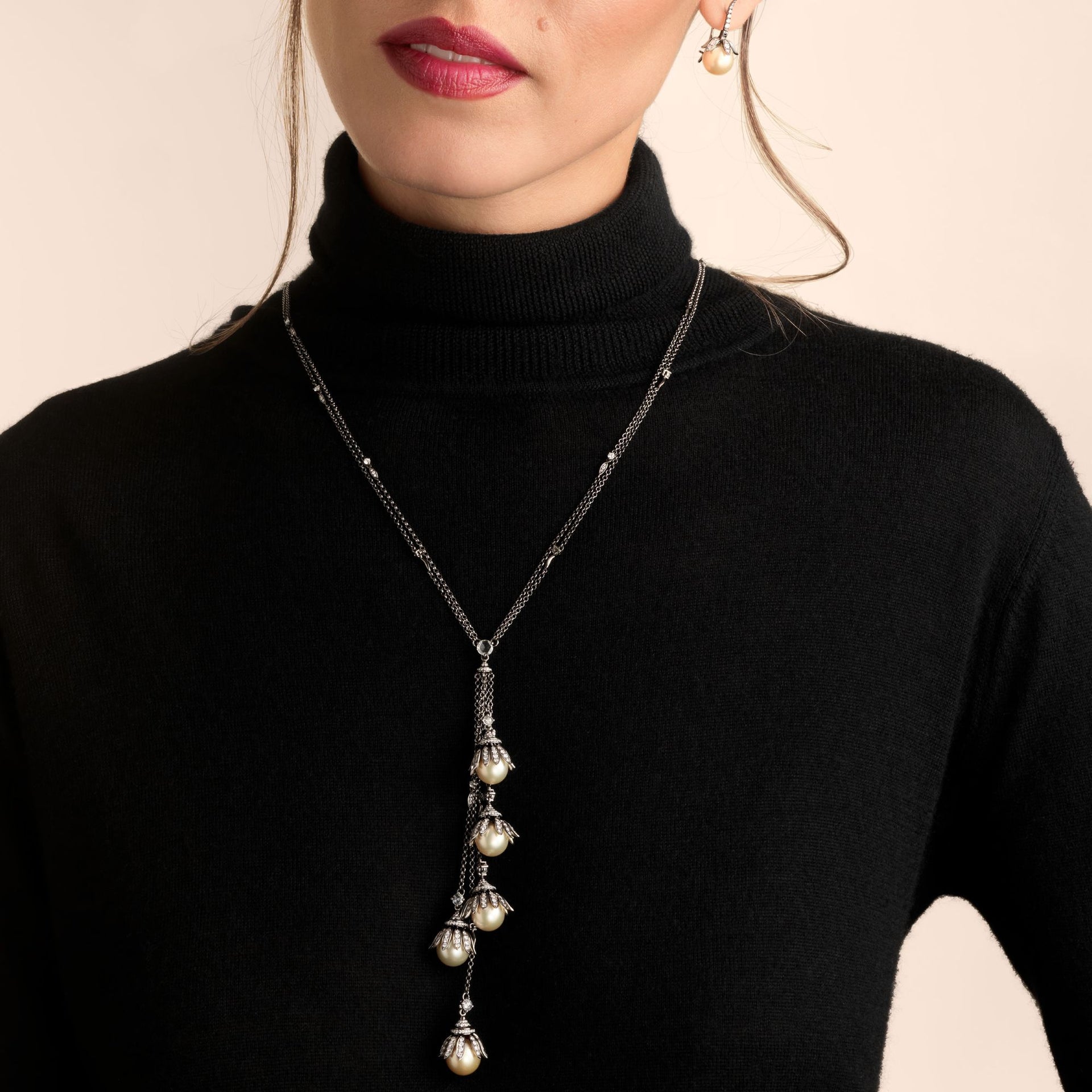 Golden Pearls Necklace