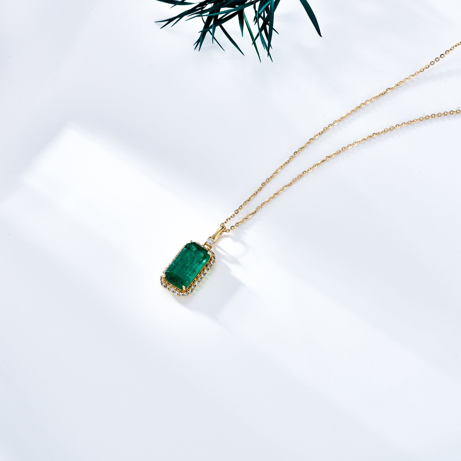 18K Gold Diamond & Emerald Square Pendant Necklace