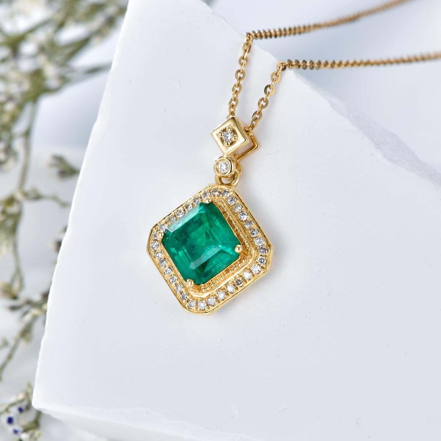 18K Gold Emerald Couple Square Necklace for Women Engagement Wedding Gift for Her