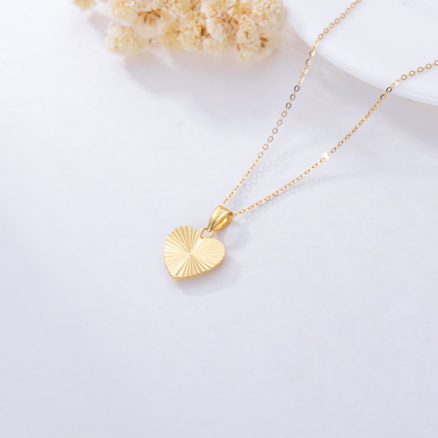 18K Gold Heart Pendant Necklace
