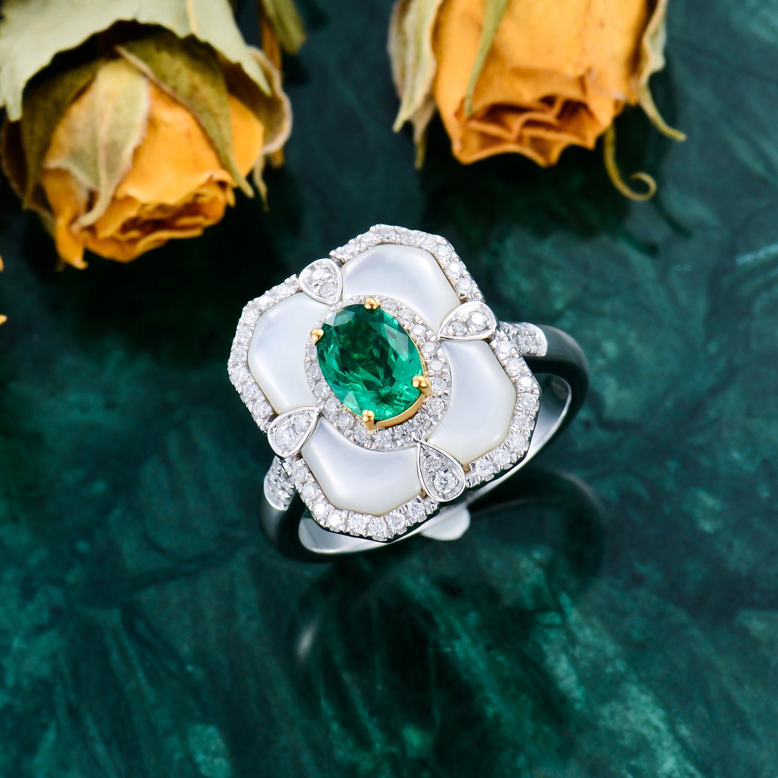 18K White Gold 1 to 5 CT Emerald Ring