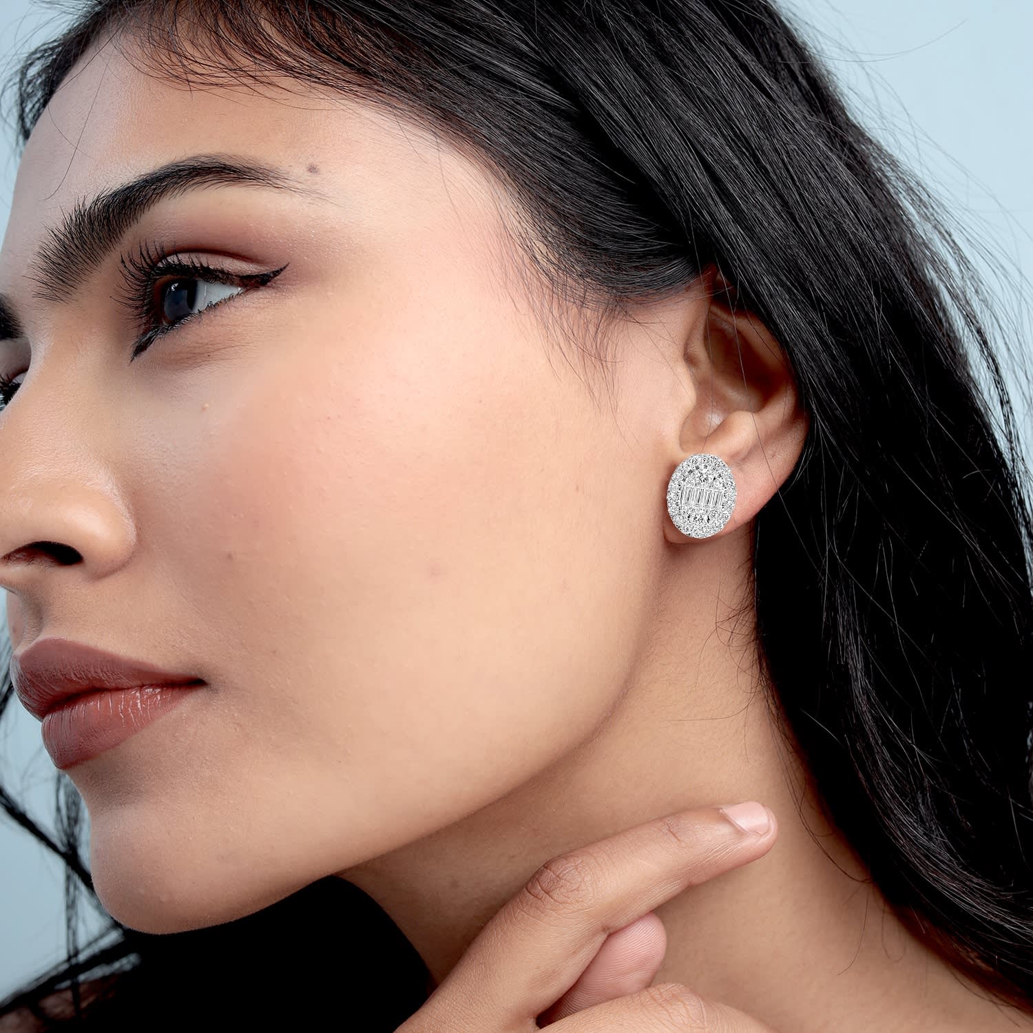 18K White Gold Oval Stud Earrings With Natural Baguette Diamond