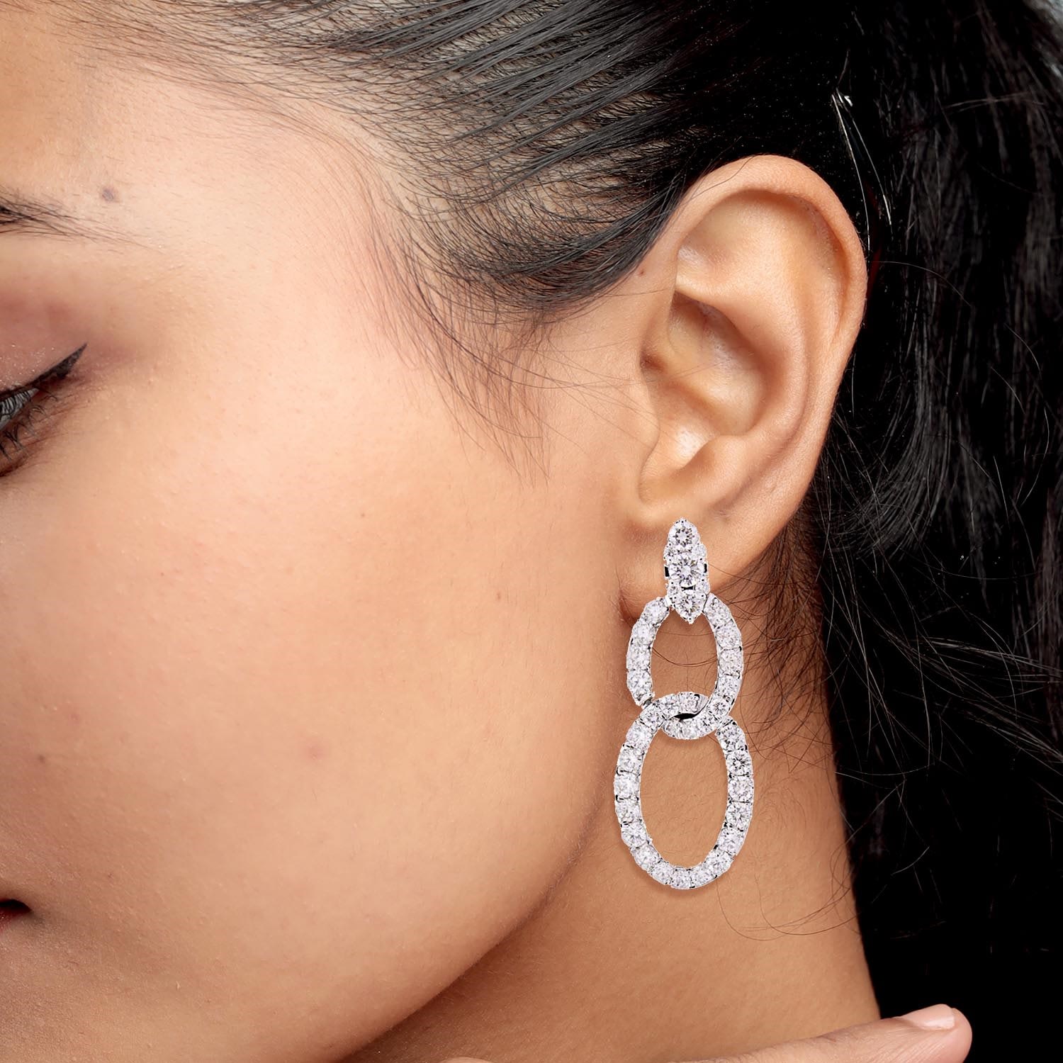 18K White Gold Round Dangle Earrings Pave Diamond