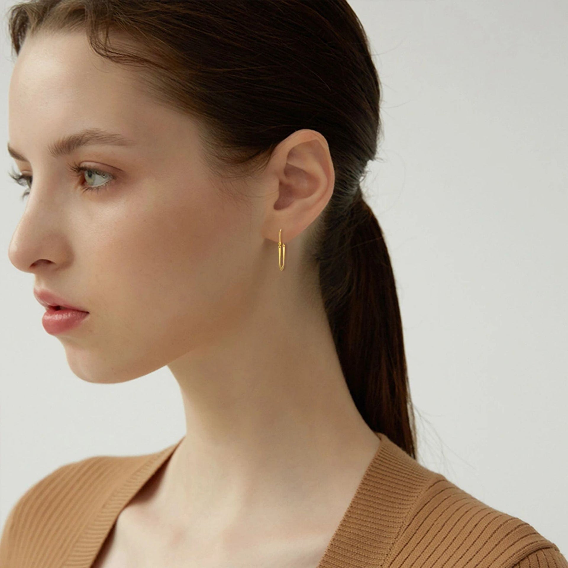 18K Gold Oval Shaped Drop Earrings