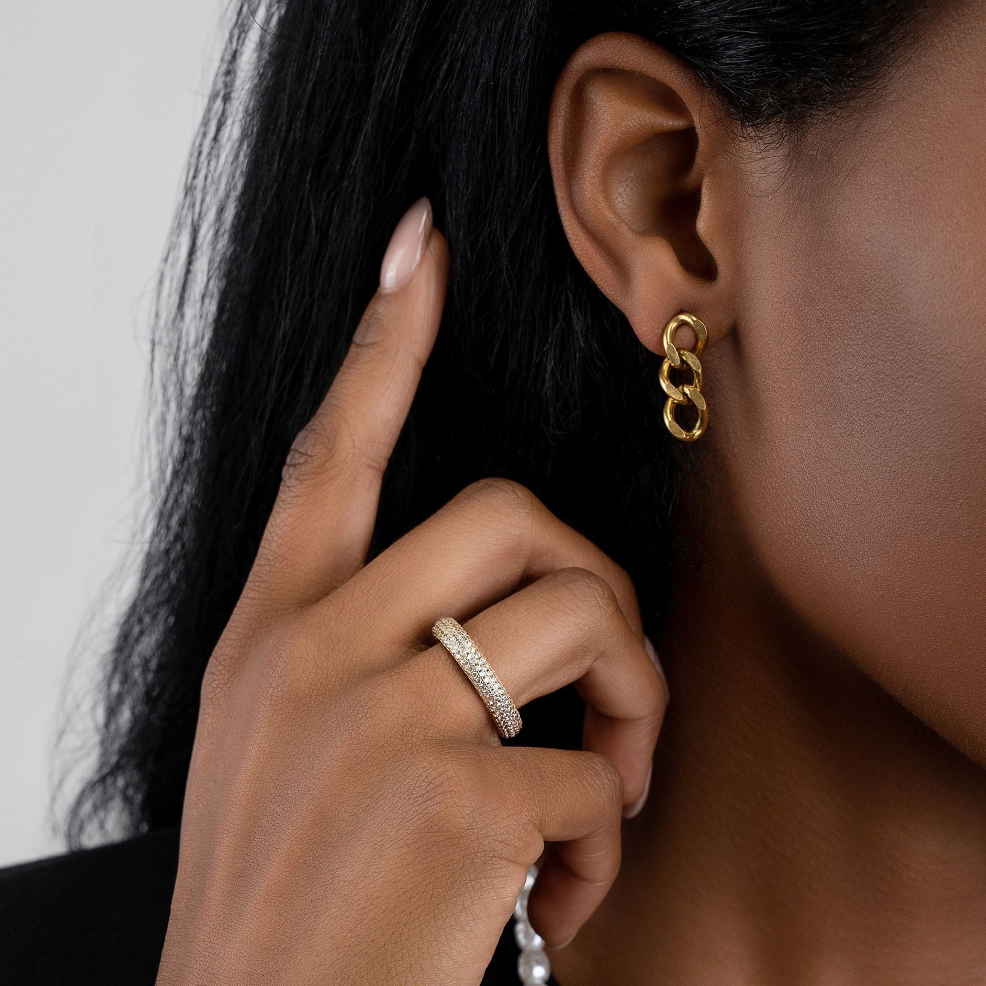 Crystal Eternity Rounded Band Ring gold