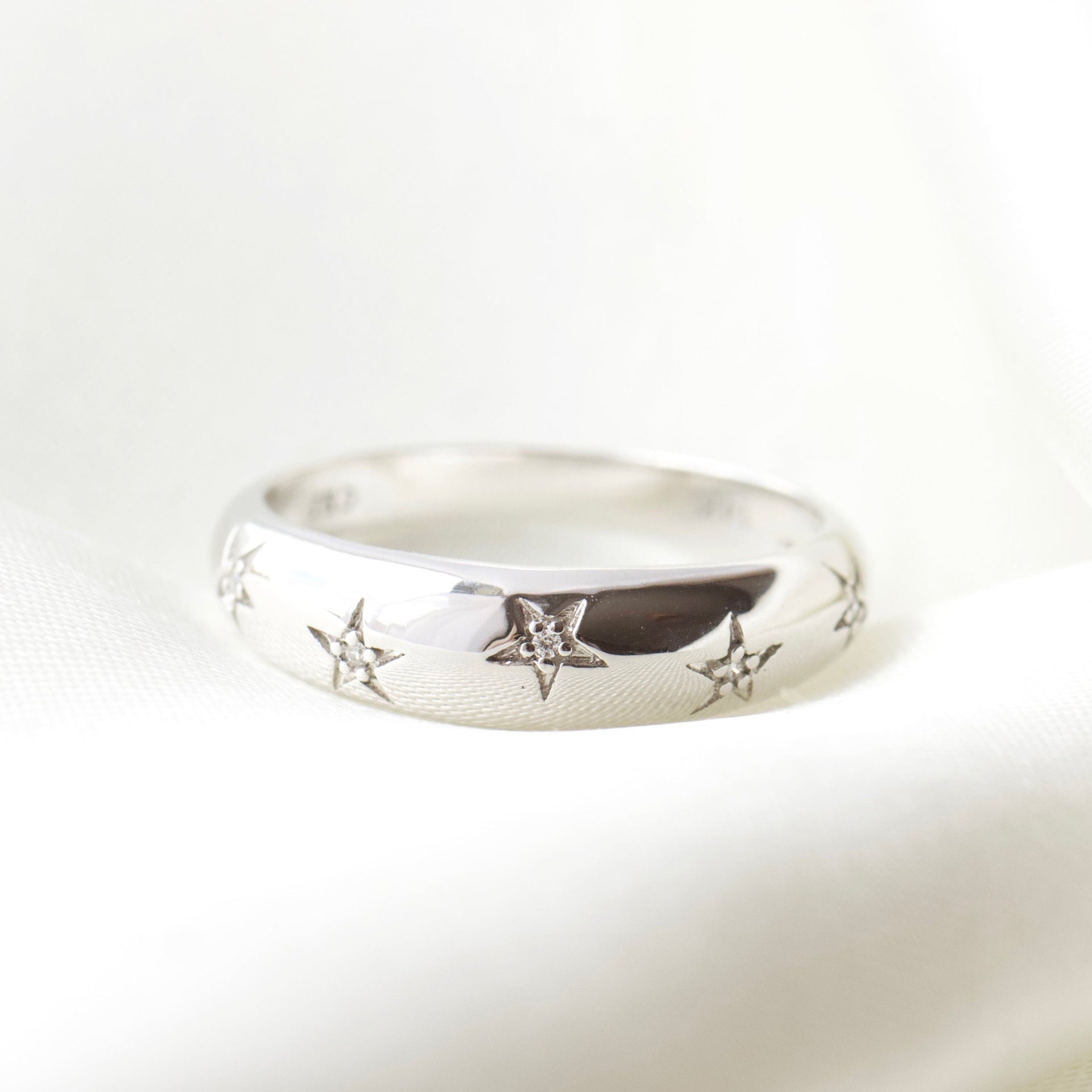 Chunky Star Set Diamond Band