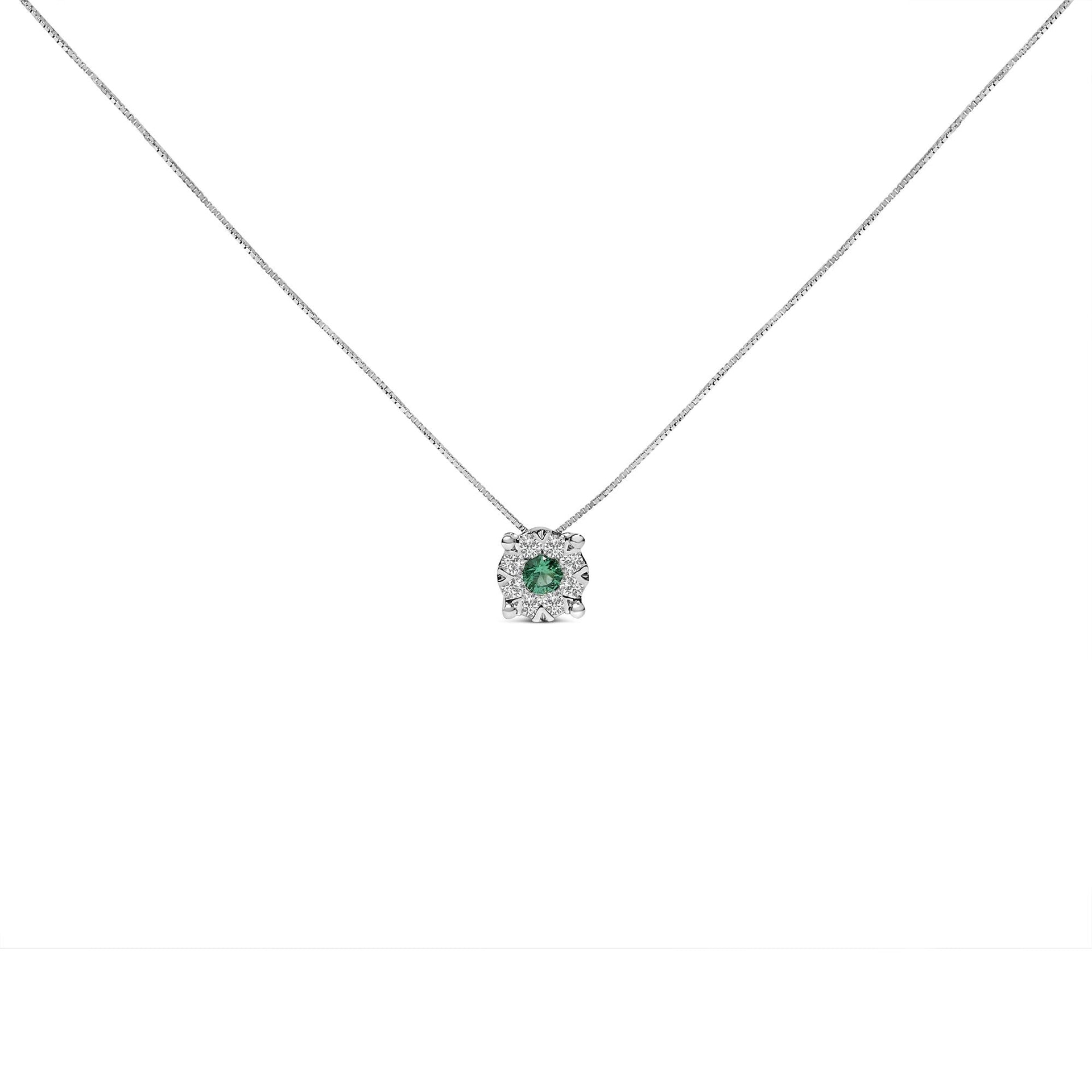 14K White Gold 3.8 MM Green Emerald and 1/3 Cttw Diamond Composite Halo 18' Pendant Necklace (F-G Color, VS2-SI1 Clarity)