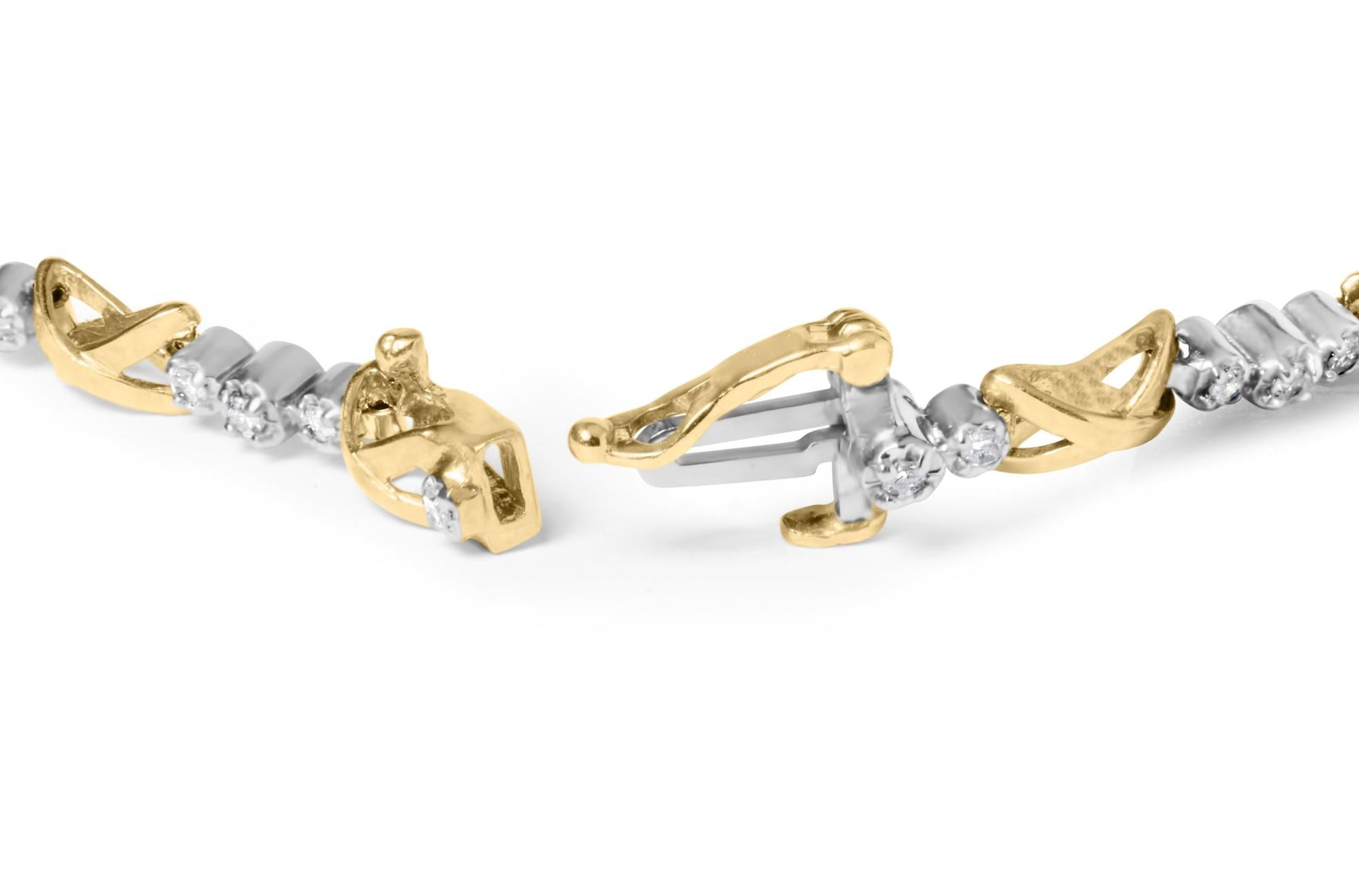 10K Two-Tone Gold 1/2 Cttw Diamond Alternating 3 Stone and X-Link 7' Bracelet (I-J Color, I2-I3 Clarity)