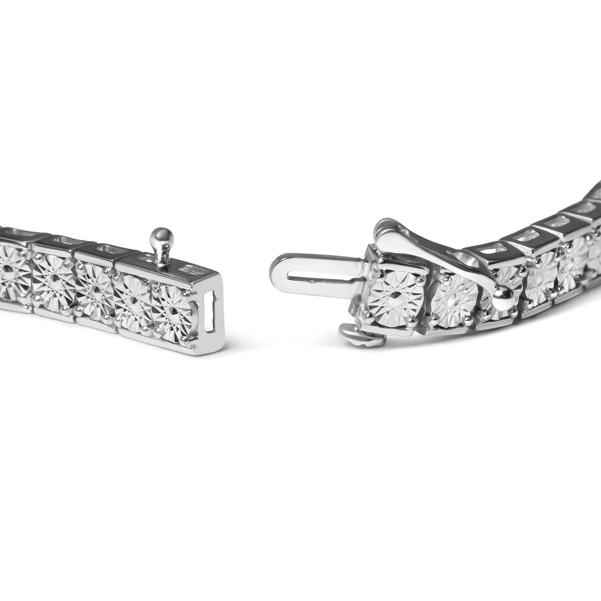 .925 Sterling Silver 1/10 Cttw Diamond 7.25' Link Bracelet (I-J Color, I2-I3 Clarity)