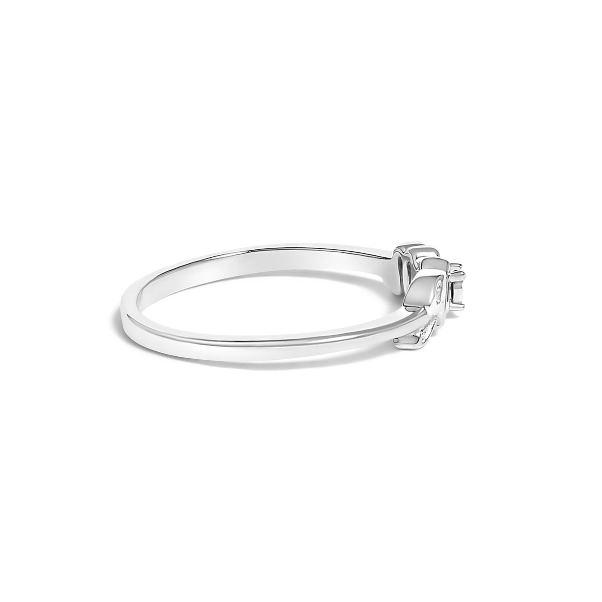 .925 Sterling Silver Diamond Accent 'MOM'  Ring (J-K Color, I2-I3 Clarity)