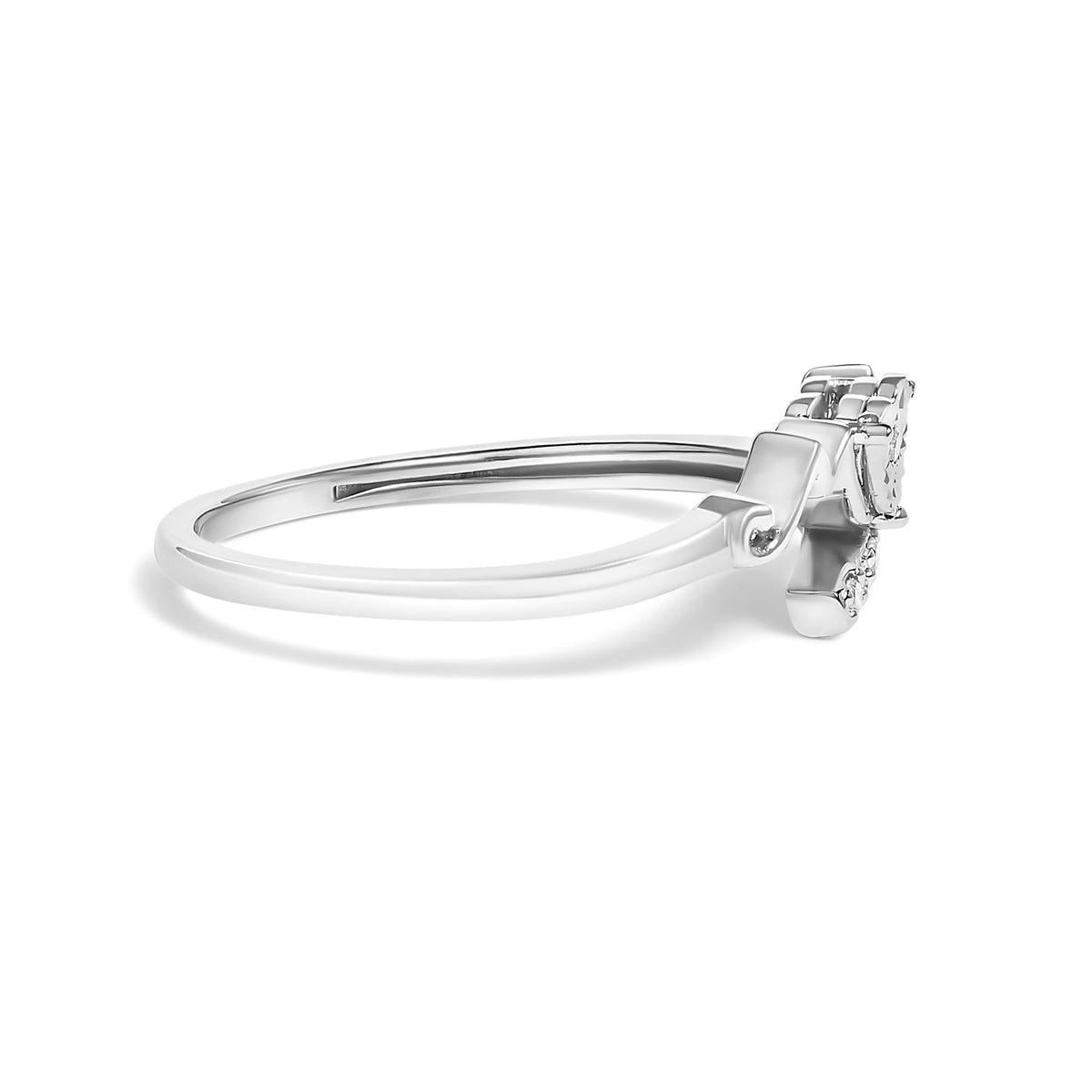 .925 Sterling Silver Diamond Accent 'MOM' Heart Ring (J-K Color, I2-I3 Clarity)